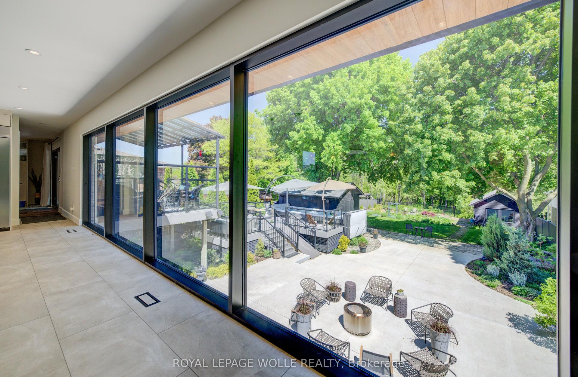 112 Mitchell Street, North Dumfries — Detached for sale, photo 1