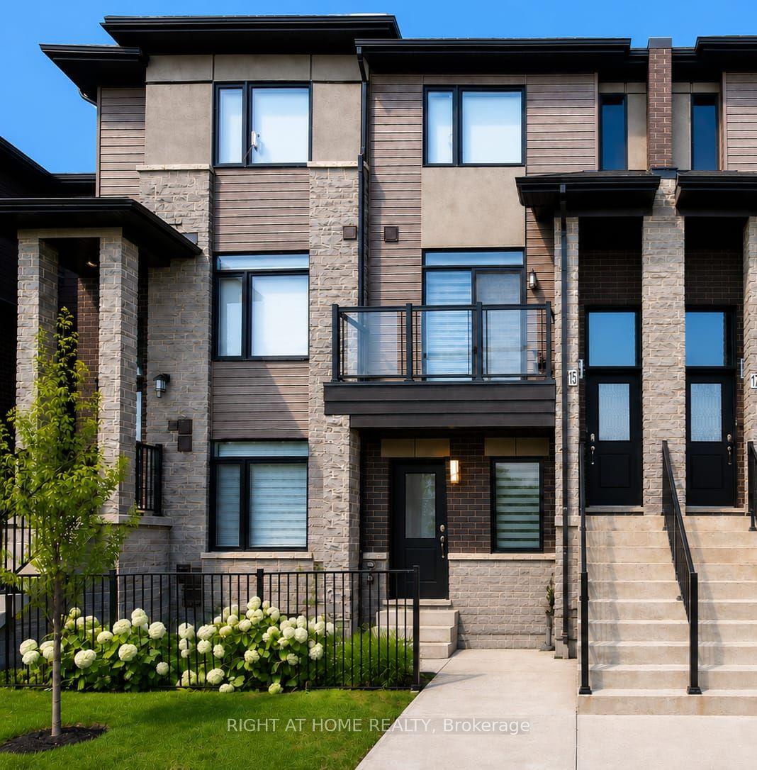 590 North Service Road 15 #15, Hamilton — Condo Town for sale, photo 1