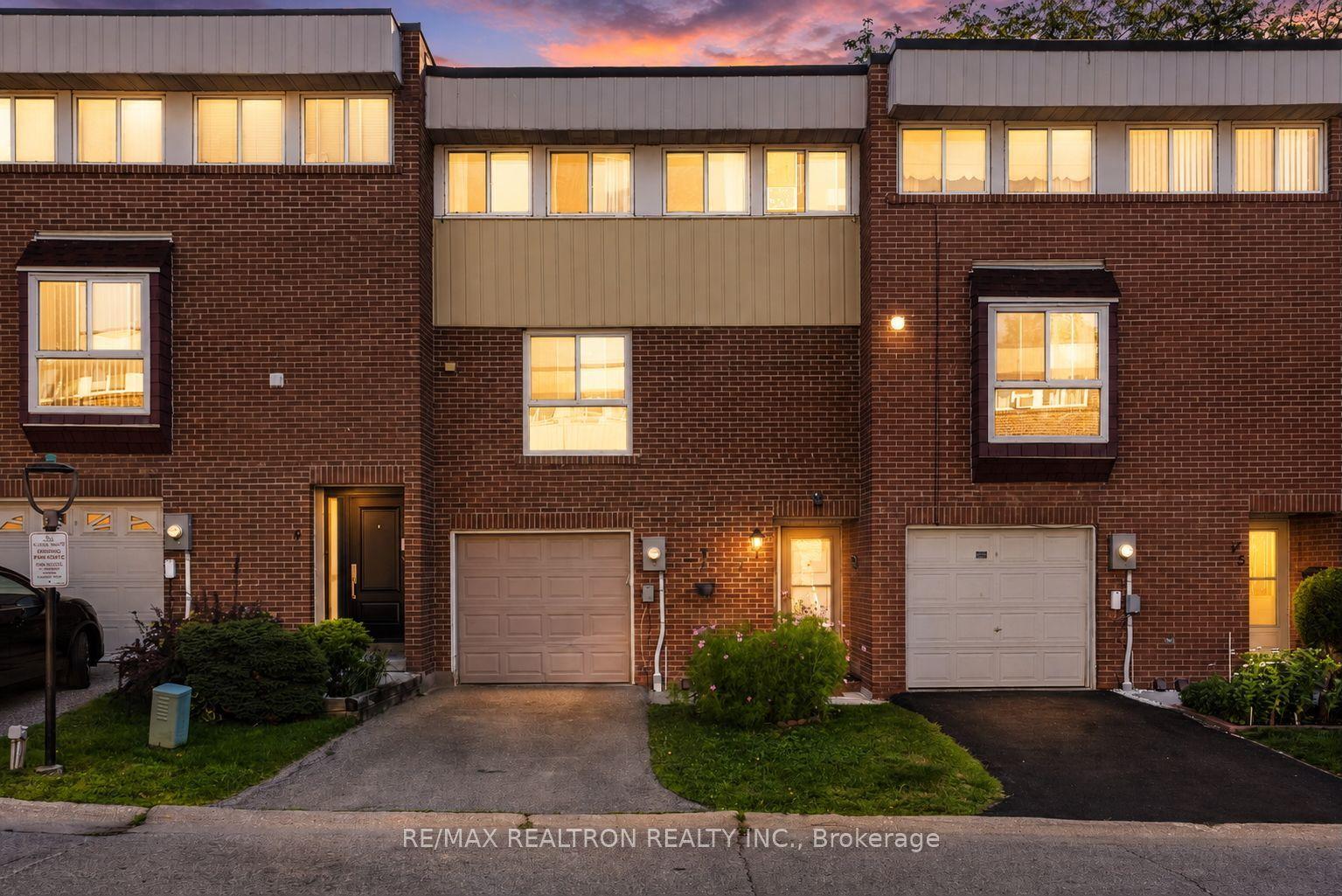 7 Sebastian Cabot Way, Toronto — Condo Town for sale, photo 1