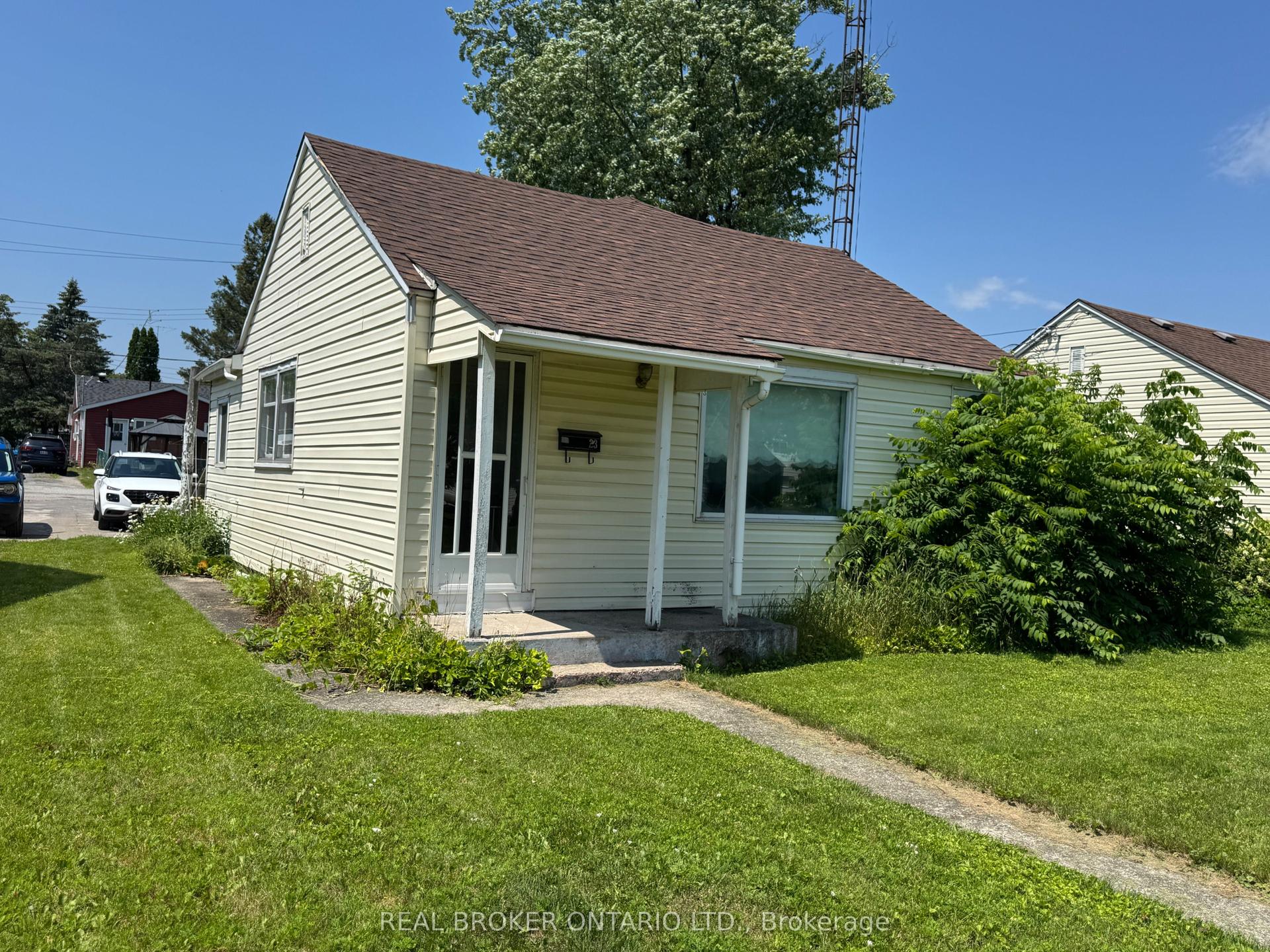 23 Churchill Crescent, Smiths Falls — Detached for sale, photo 1