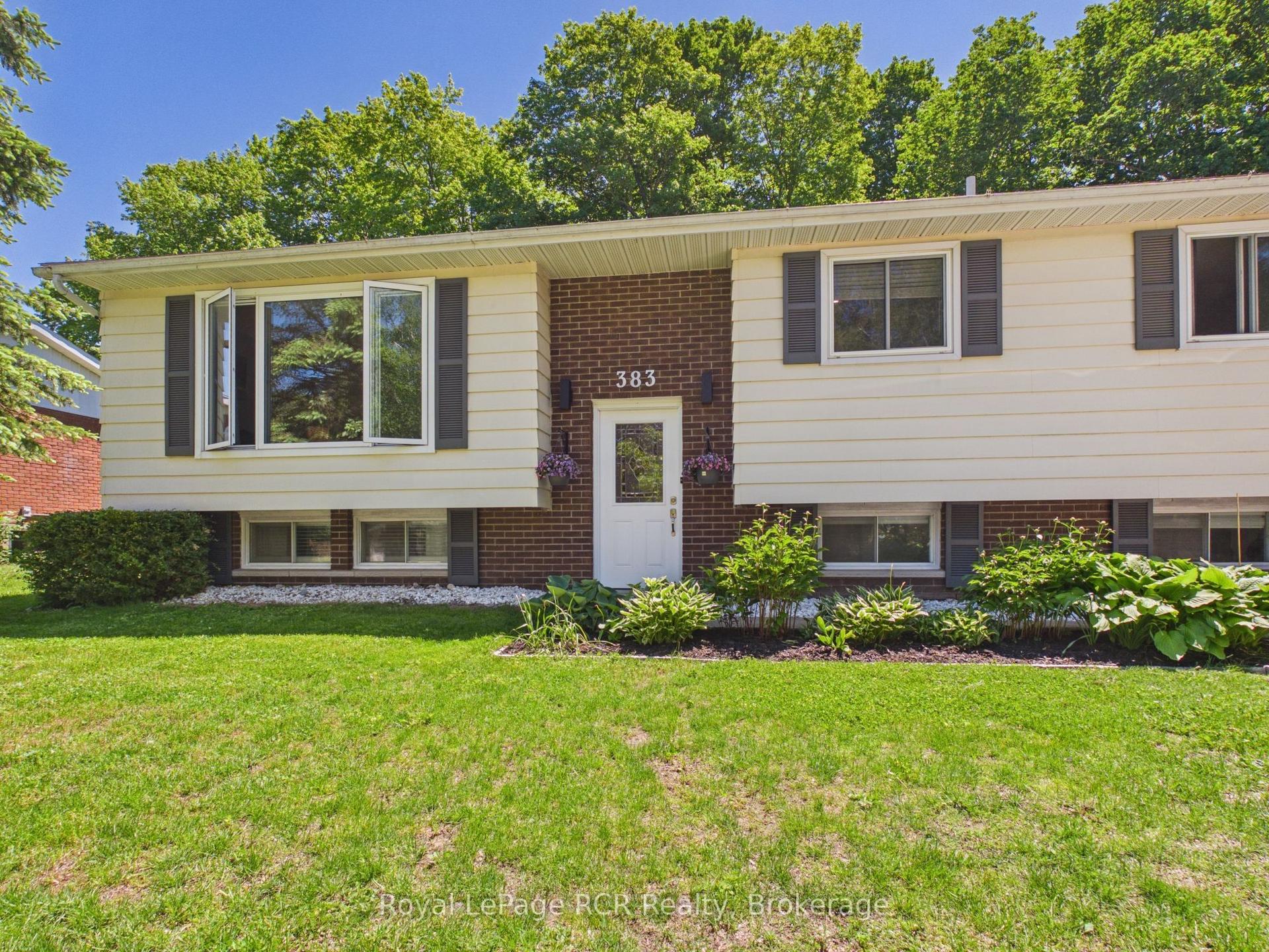 383 WELLINGTON Street — photo 1