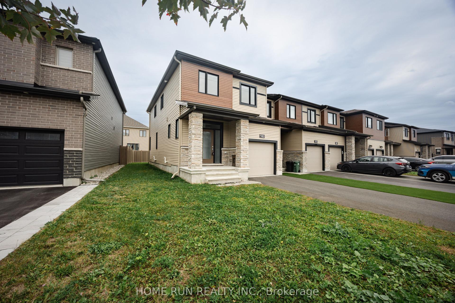141 Namaste Walk, Barrhaven — Townhouse for lease, photo 1