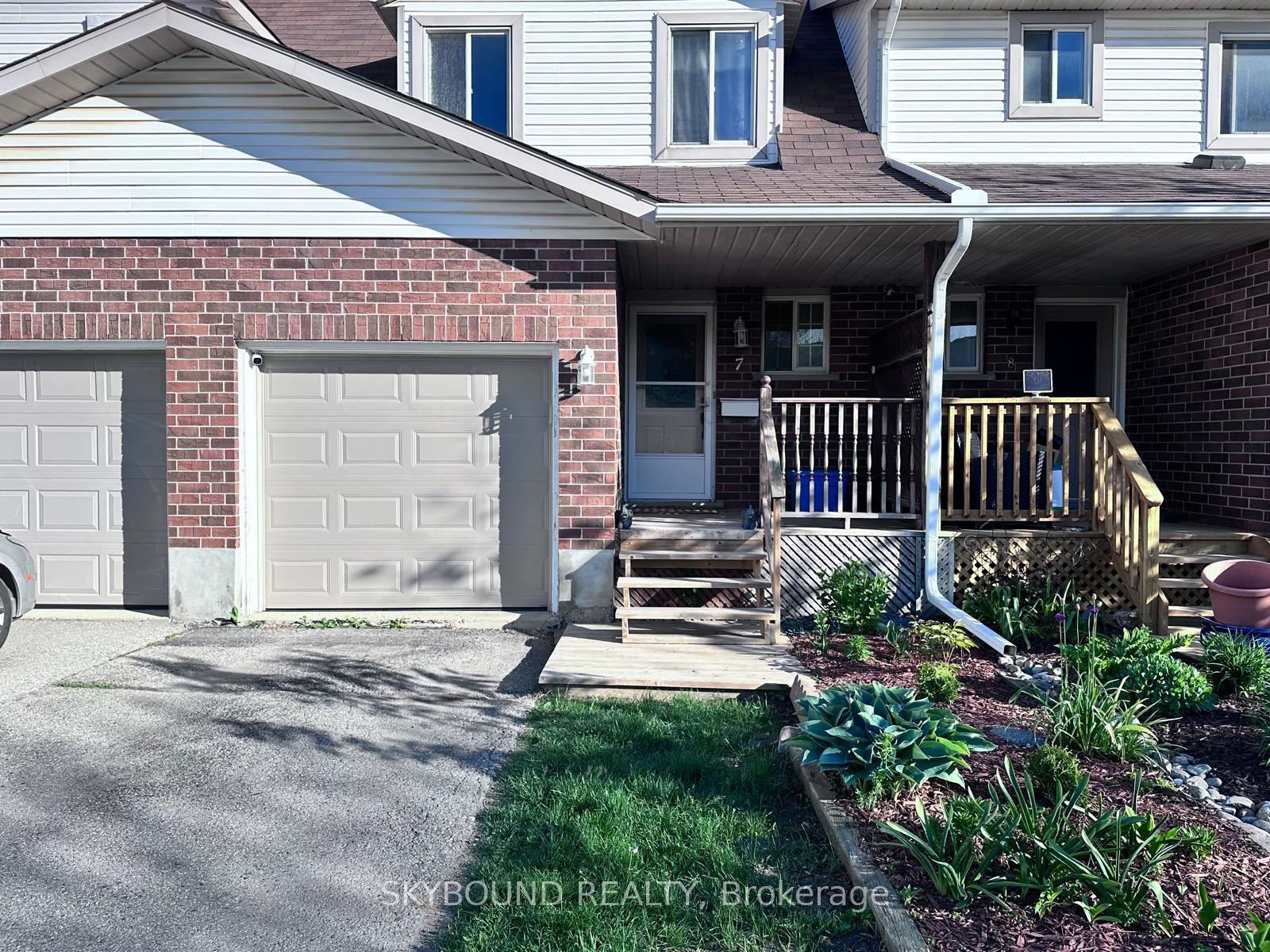 360 Cornridge Place 7 #7, Waterloo — Condo Town for lease, photo 1