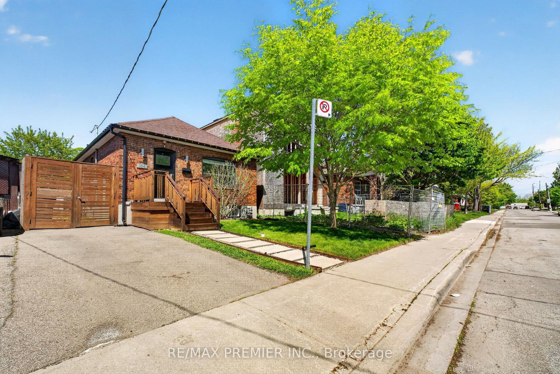 154 Fifth Street, Toronto — Detached for sale, photo 1