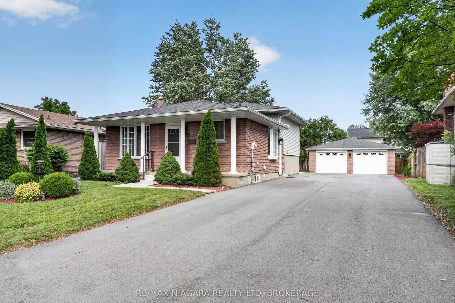 4074 Brookdale Drive, Niagara Falls — Detached for sale, photo 1