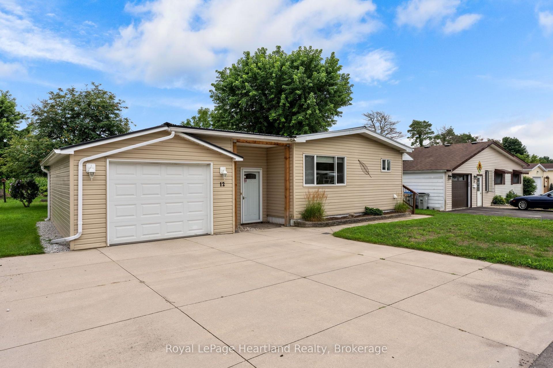 12 Velma Street, Strathroy-Caradoc — Detached for sale, photo 1