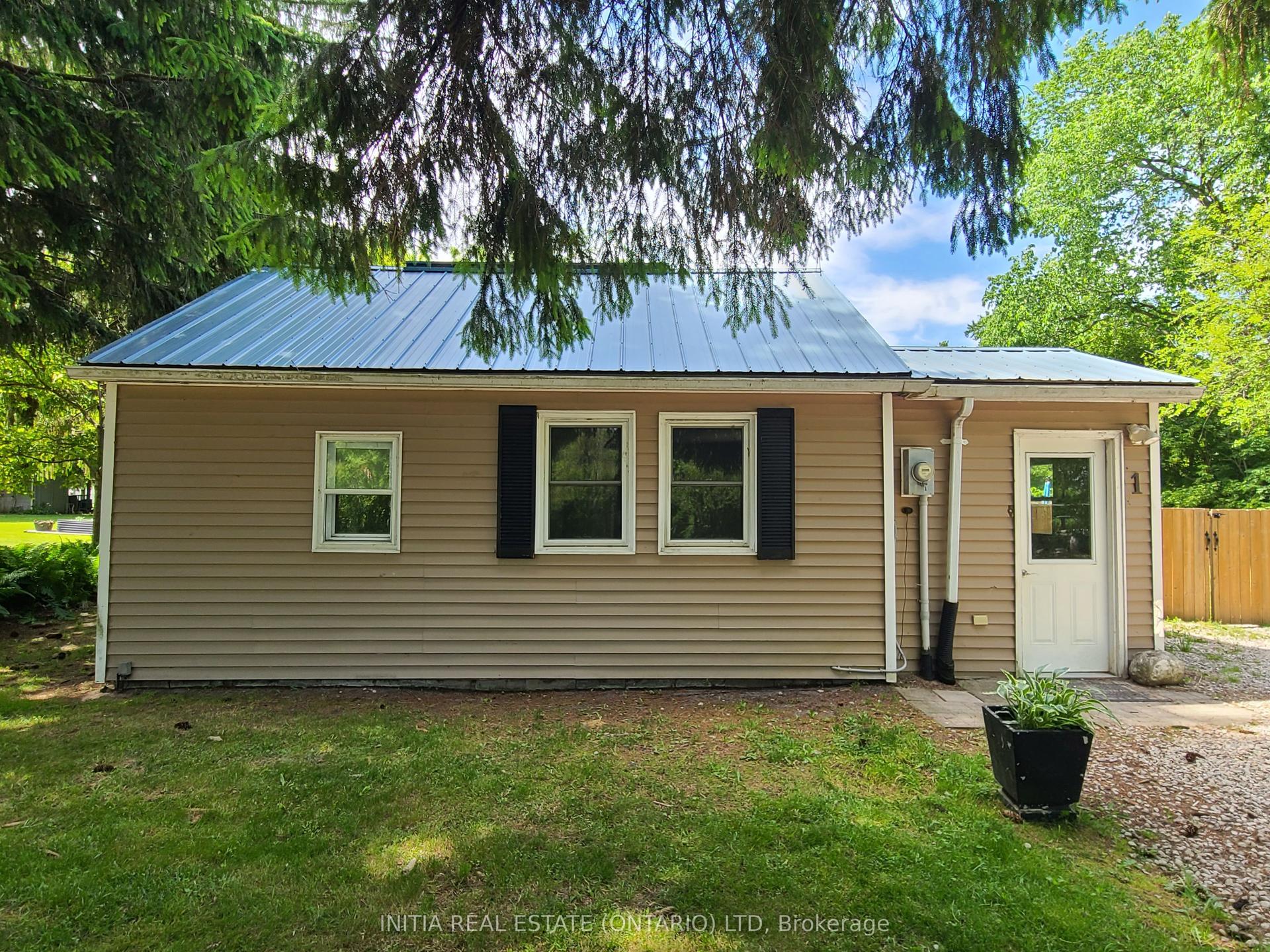 1 Dundas Street, Newbury — Detached for sale, photo 1
