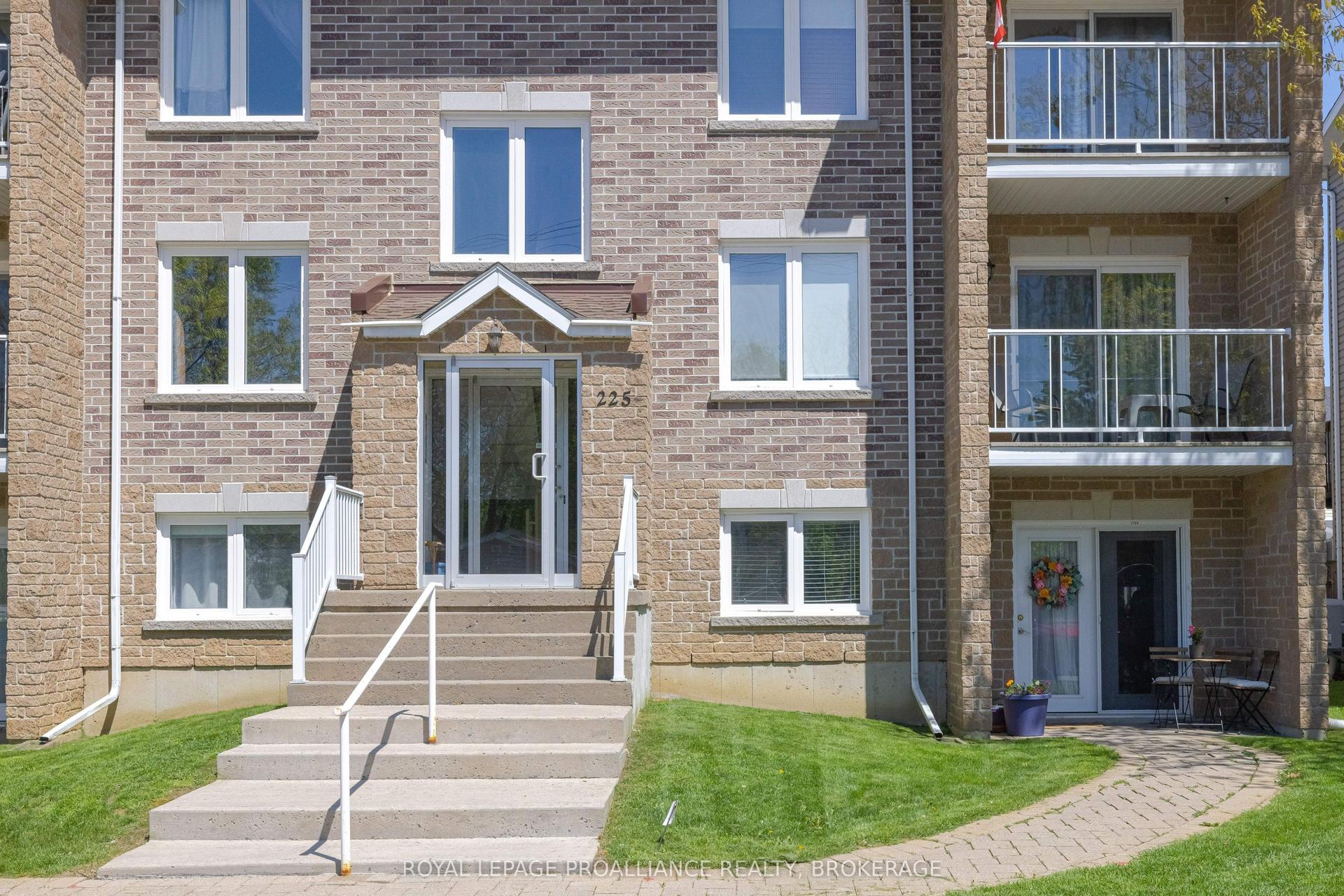 225 Oak Street 2104 #2104 — photo 1