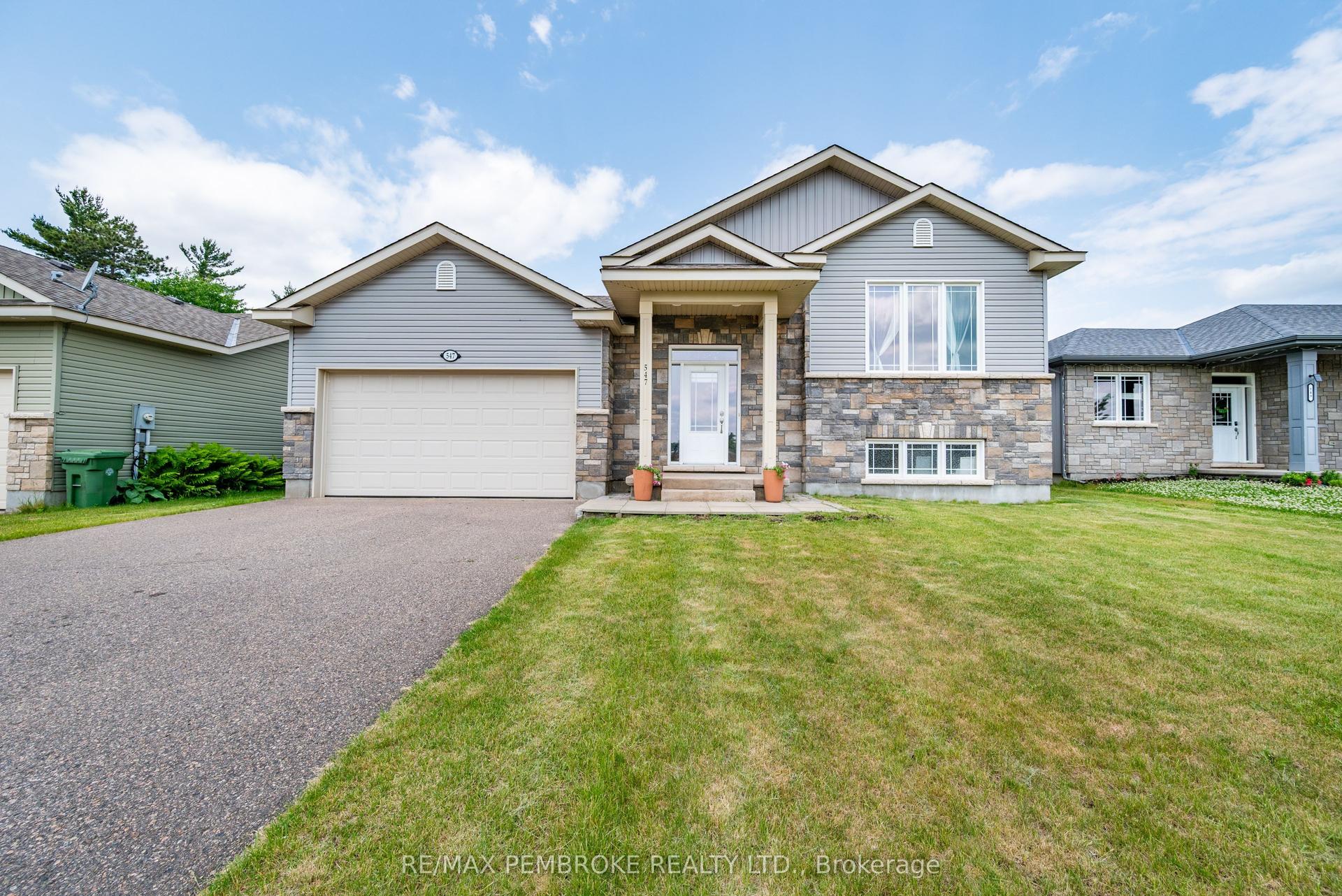 547 Gardner Crescent — photo 1