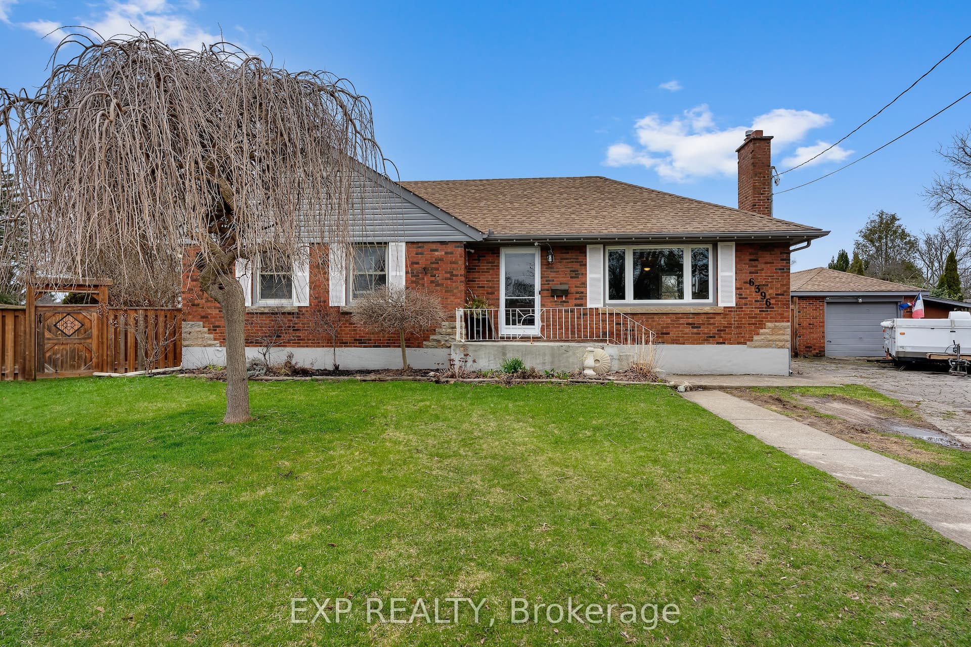 6396 Laura Crescent — photo 1