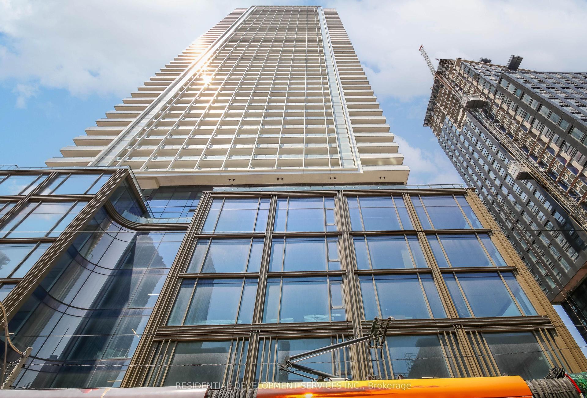88 Queen Street 803 #803, Toronto — Condo for lease, photo 1