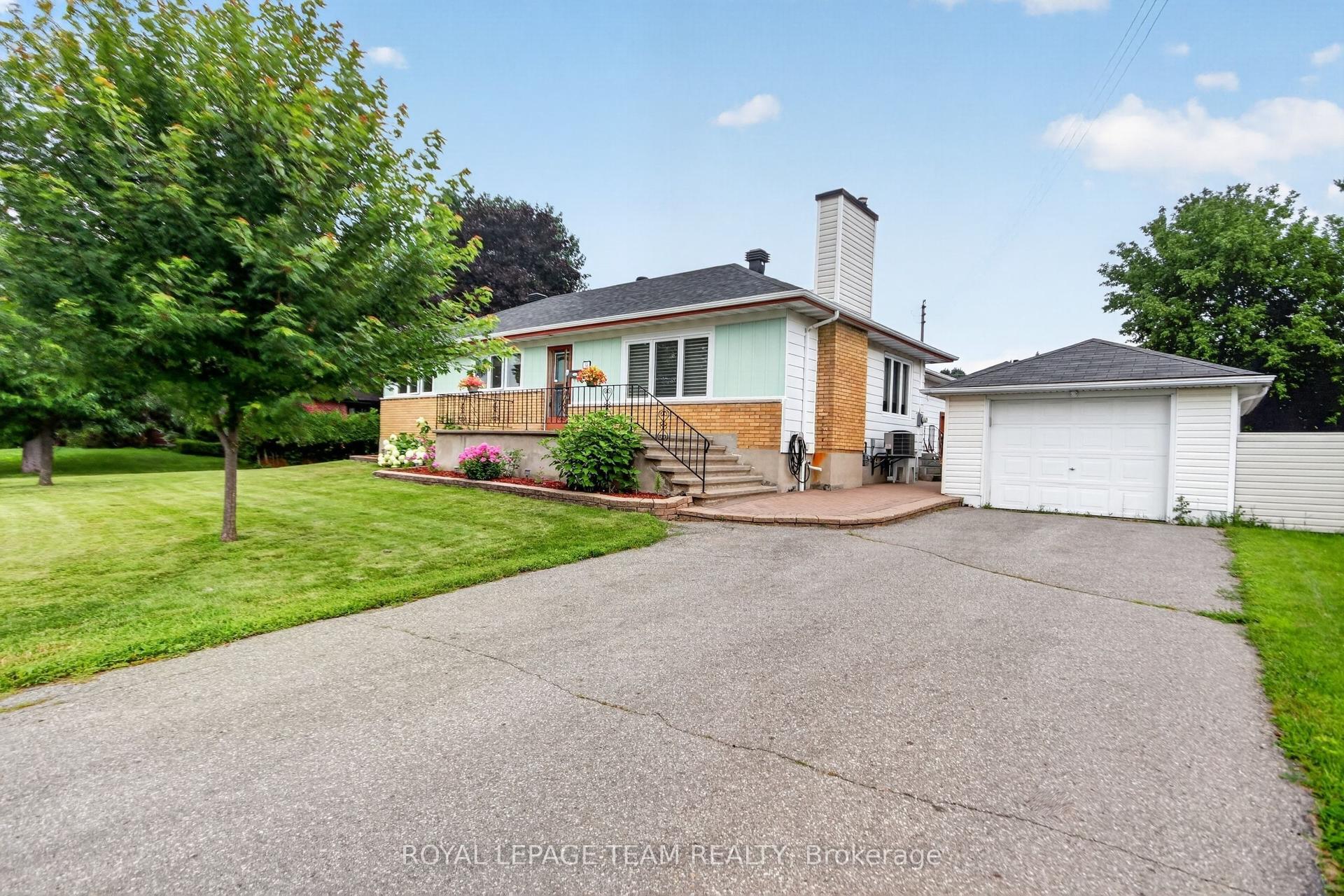 53 Fieldrow Street, Meadowlands - Crestview and Area — Detached for lease, photo 1