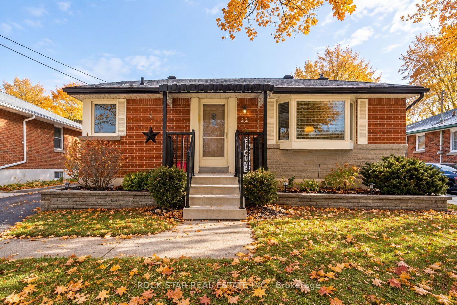 22 Fernwood Crescent, Hamilton — Detached for lease, photo 1