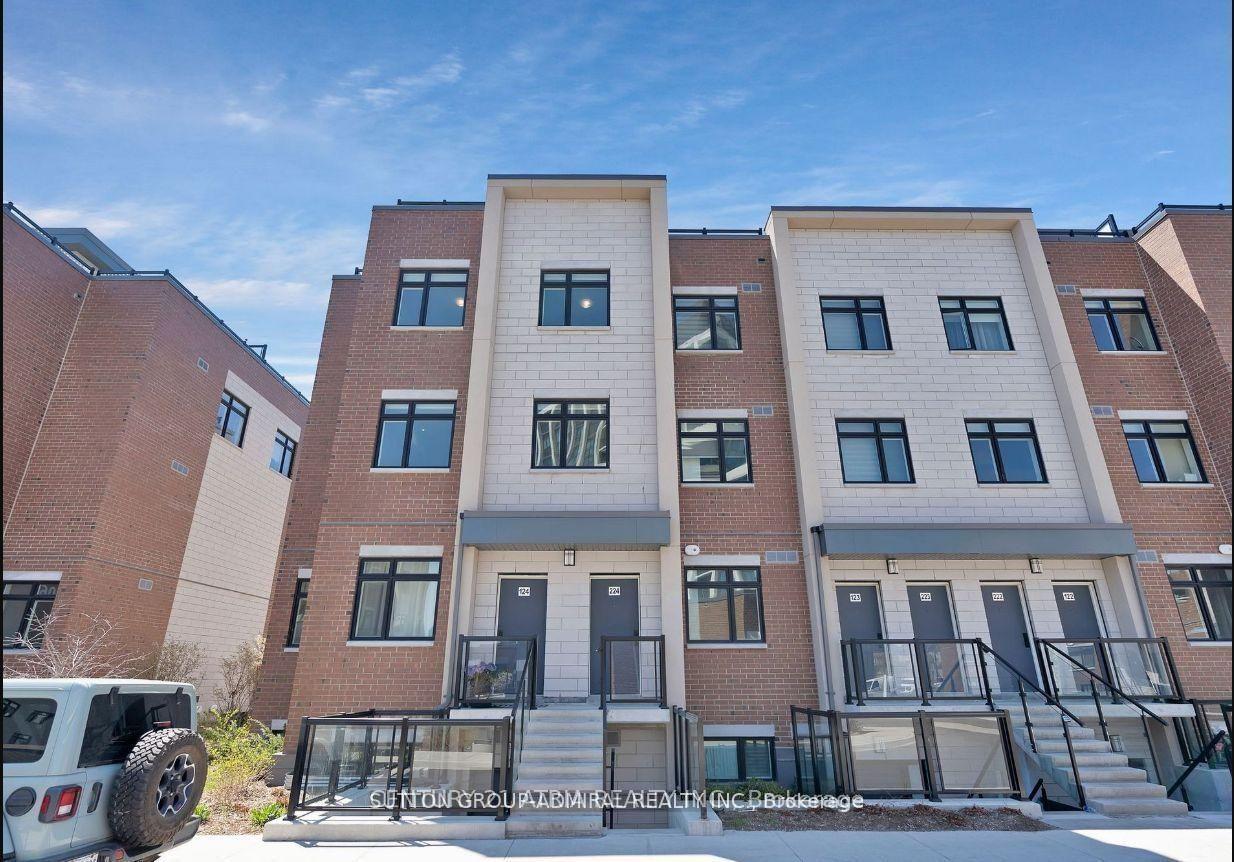 1085 Douglas Mccurdy Common 212 #212 — photo 1