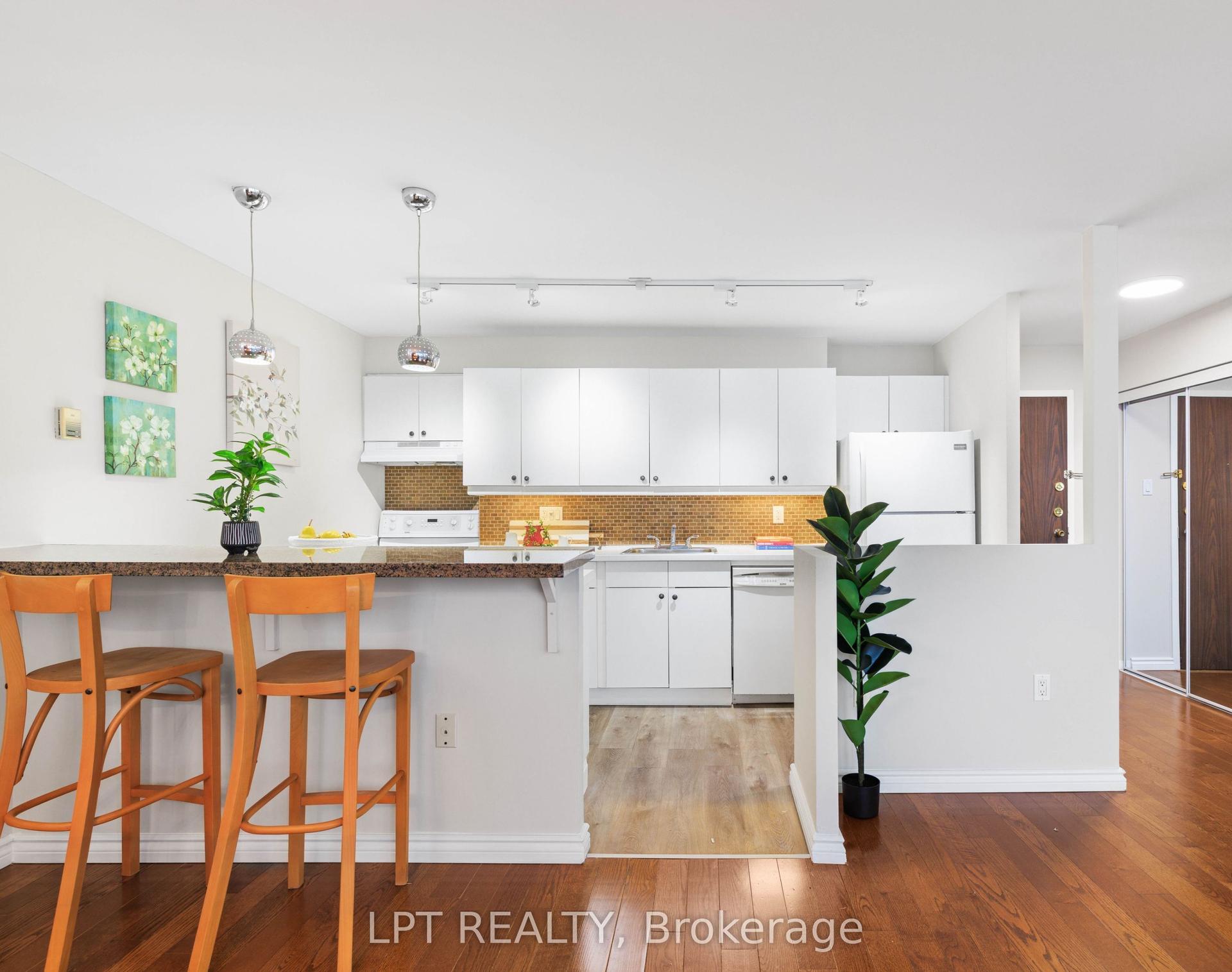 15 Torrance Road 1910 #1910, Toronto — Condo for sale, photo 1