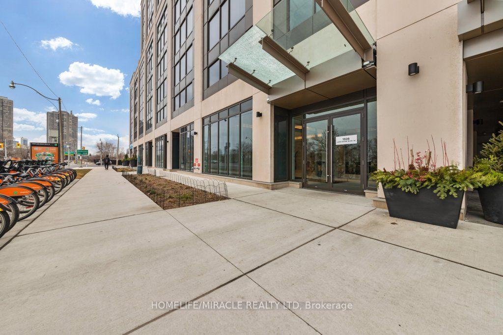 1928 Lake Shore Boulevard W 3711 #3711 — photo 1