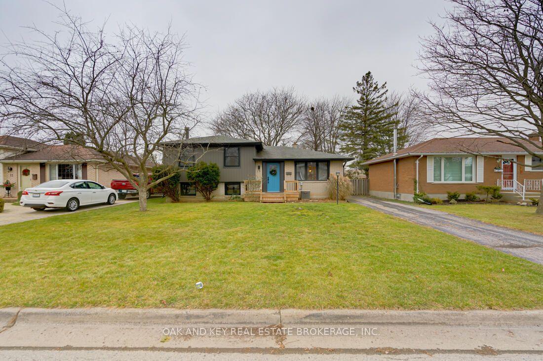 13 Dunwich Drive — photo 1