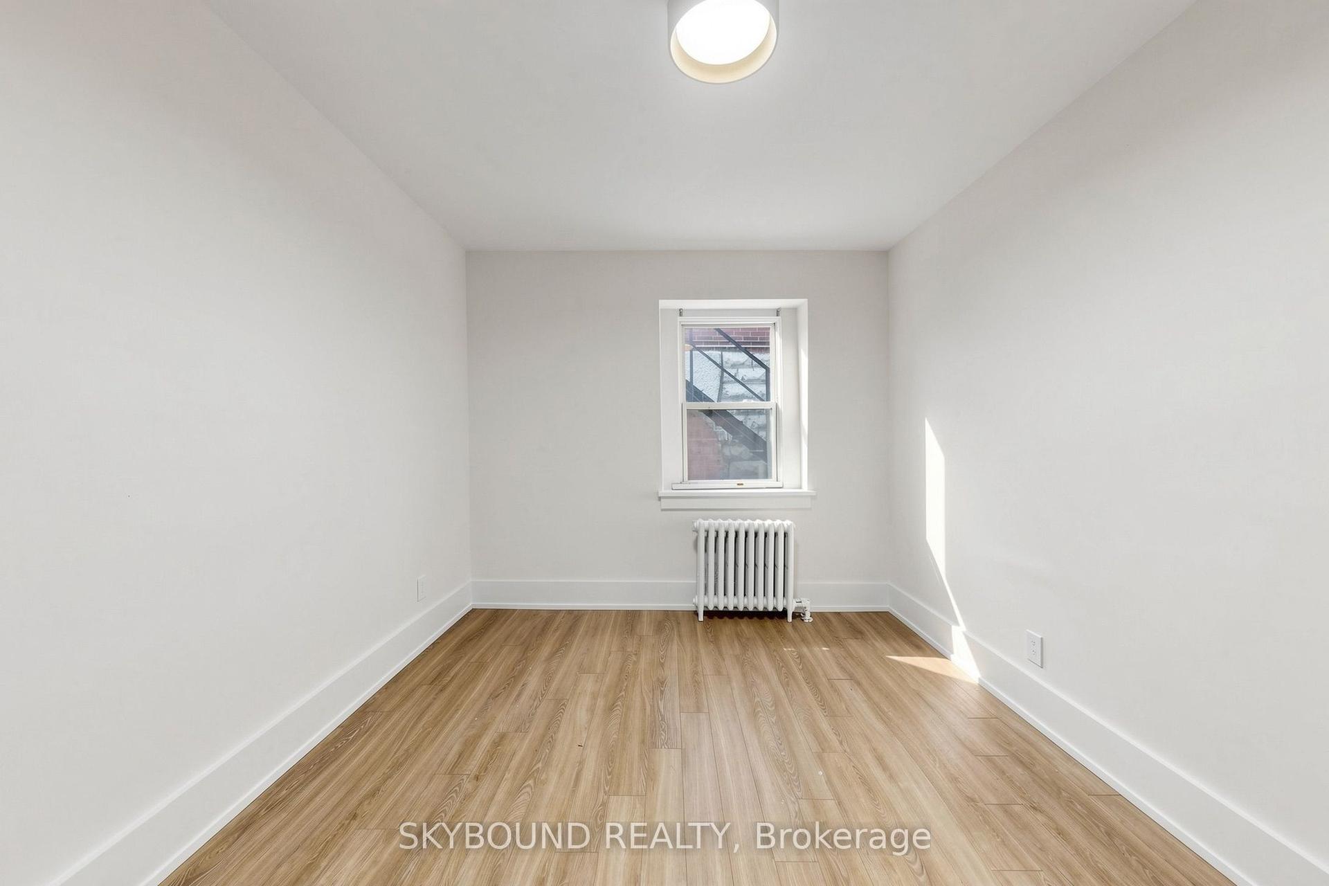 1165 Kingston Road 16 #16, Toronto — Multiplex for lease, photo 1