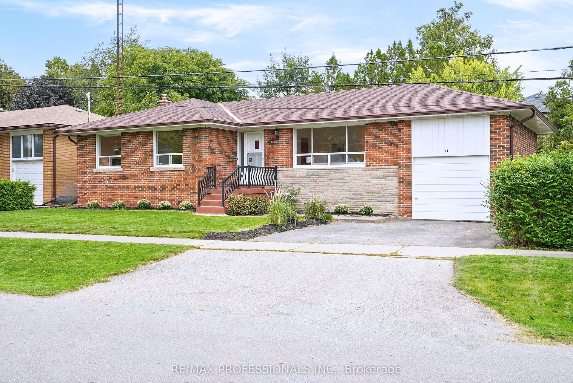 45 Fernalroy Boulevard, Toronto — Detached for sale, photo 1