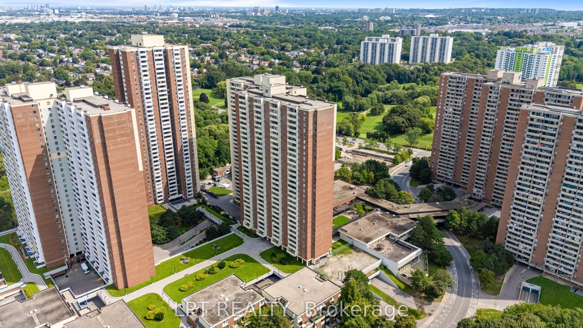 5 Massey Square 2811 #2811, Toronto — Condo for sale, photo 1