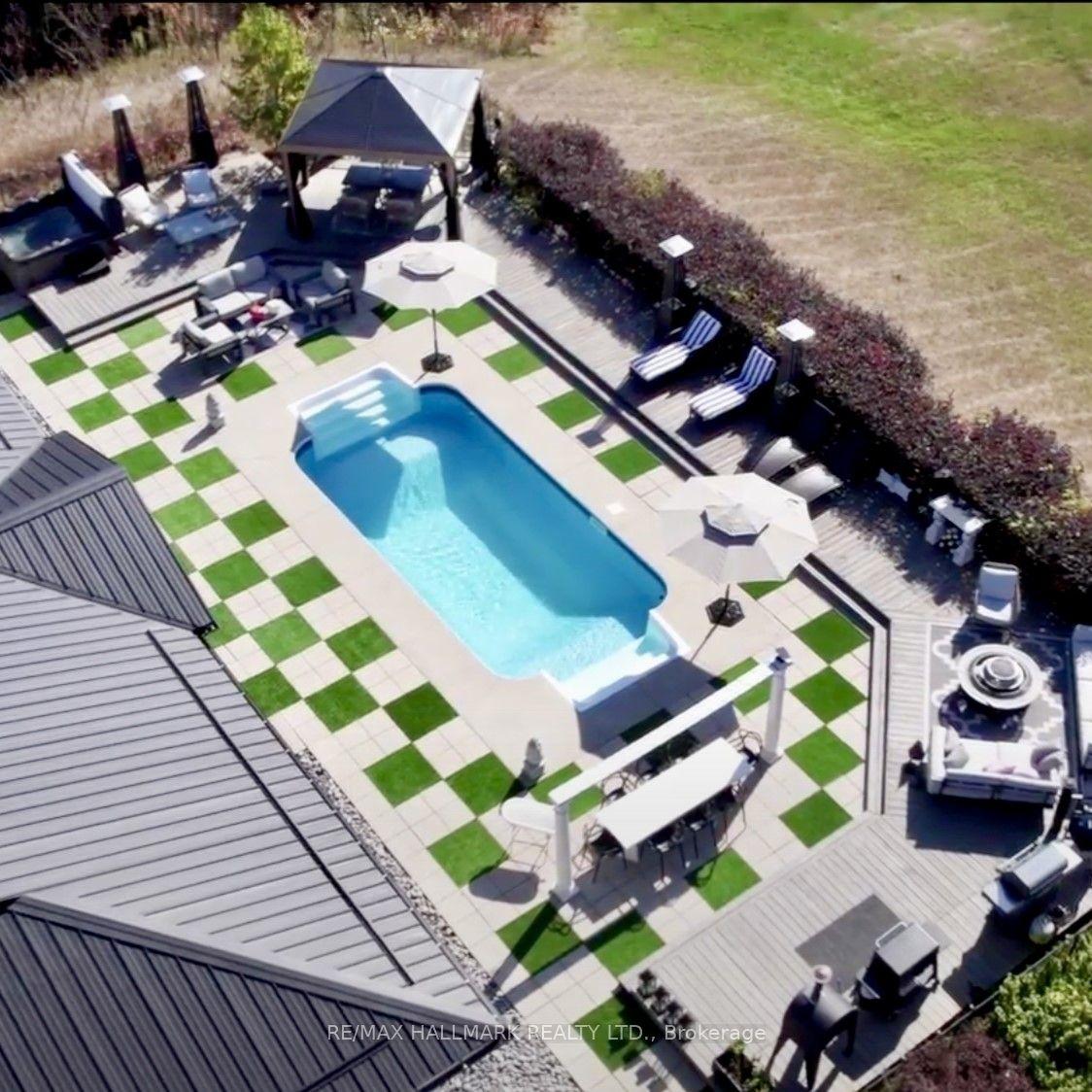 100B Hayden Road N — photo 1