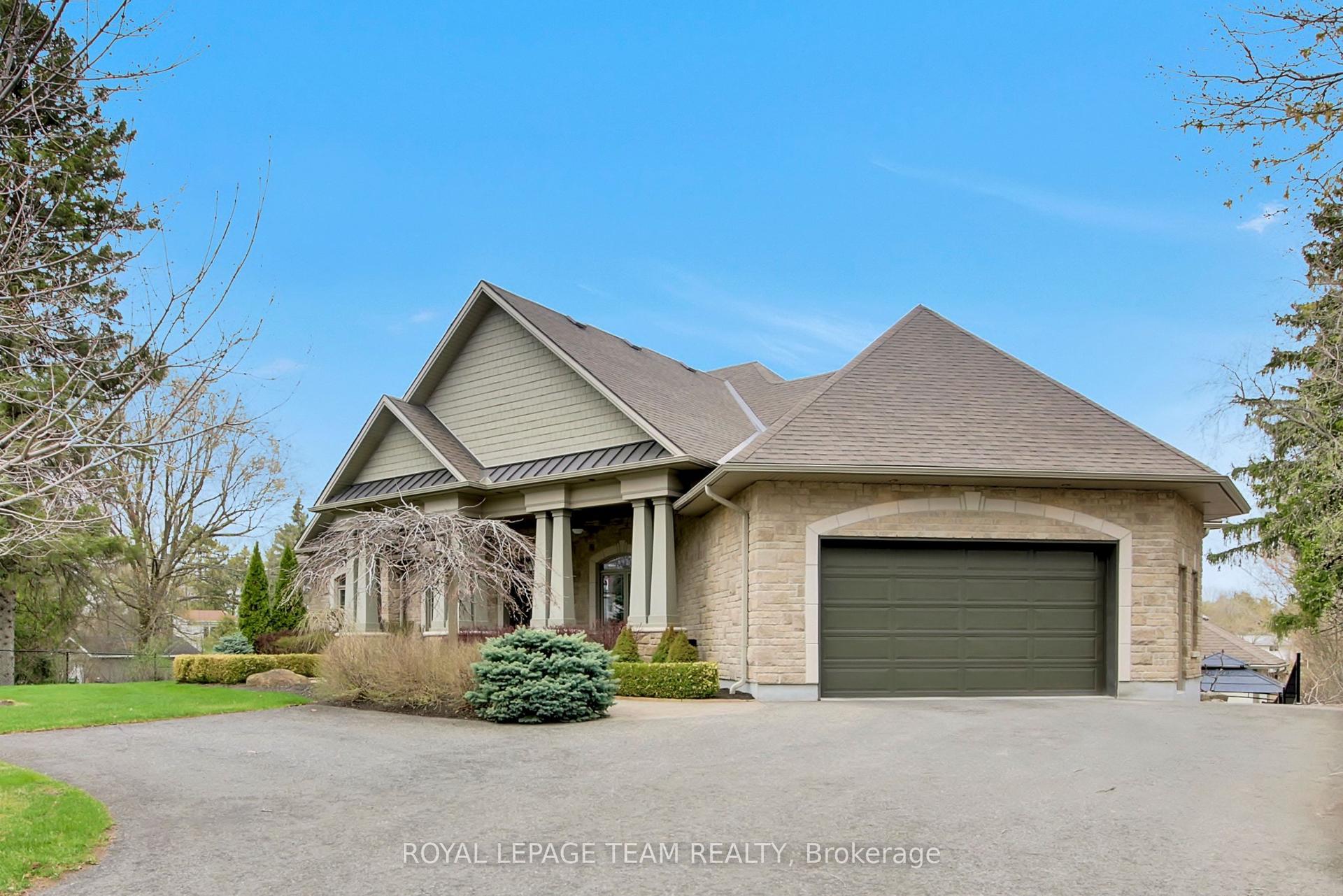 5591 Manotick Main Street — photo 1