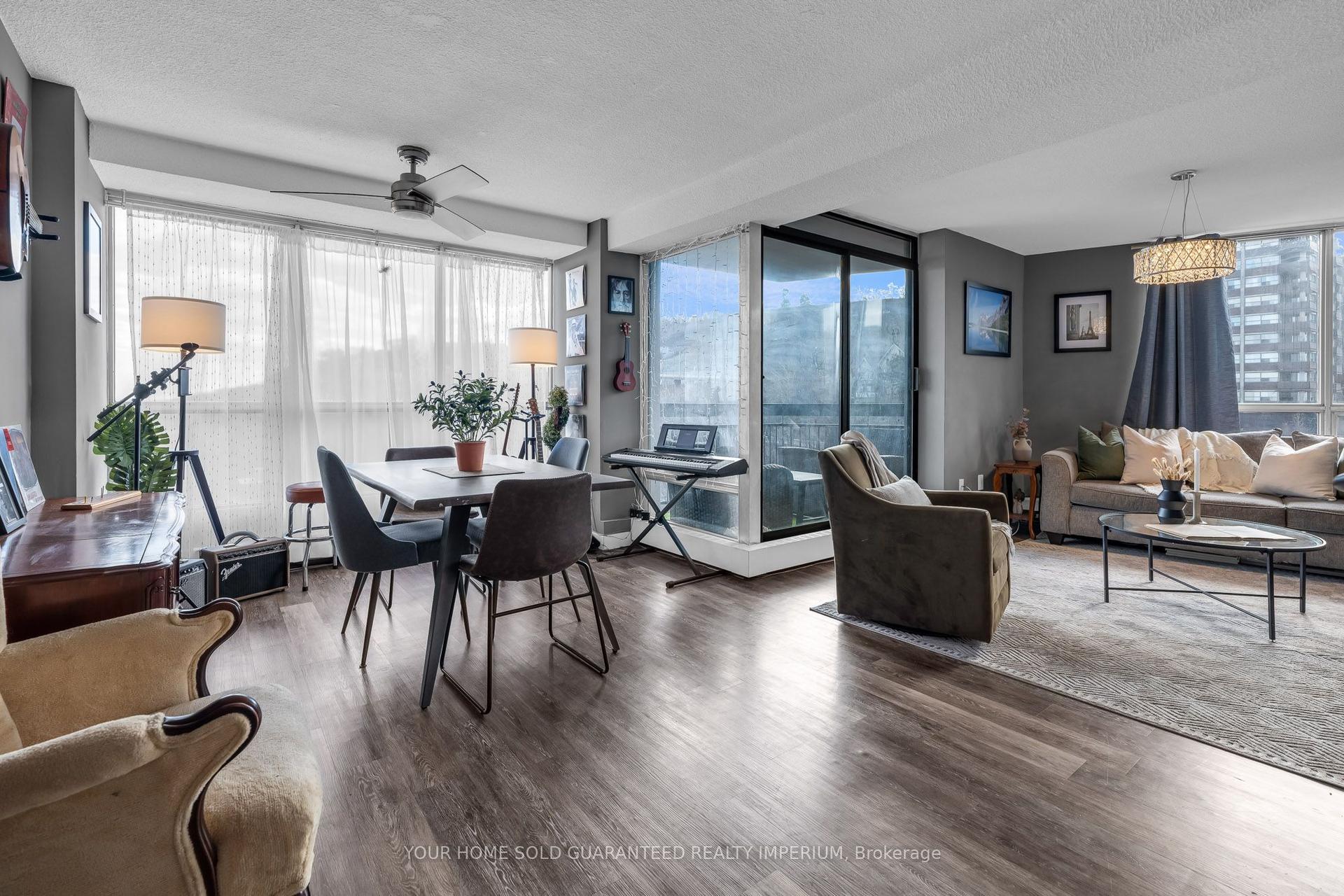 150 Charlton Avenue E 1406 #1406 — photo 1