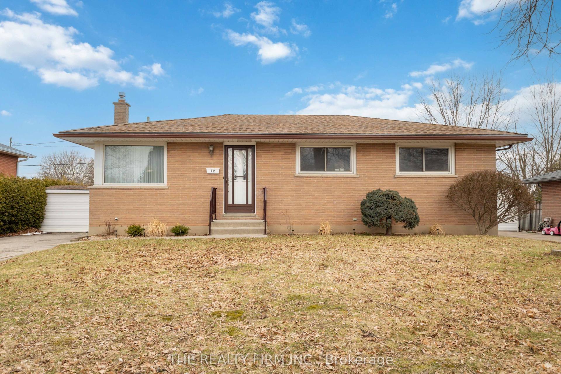 12 Curtis Avenue — photo 1