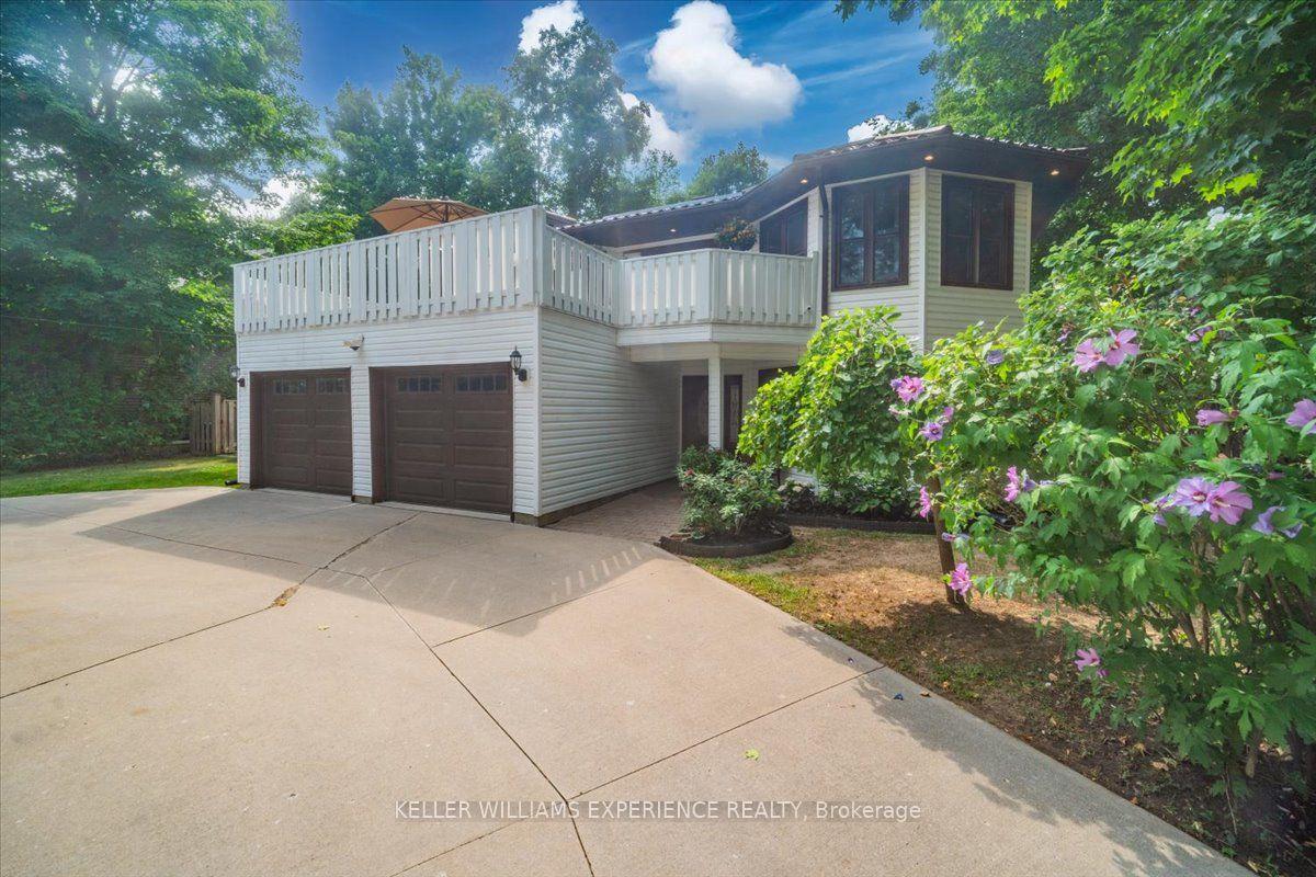 2030 Lilac Drive — photo 1