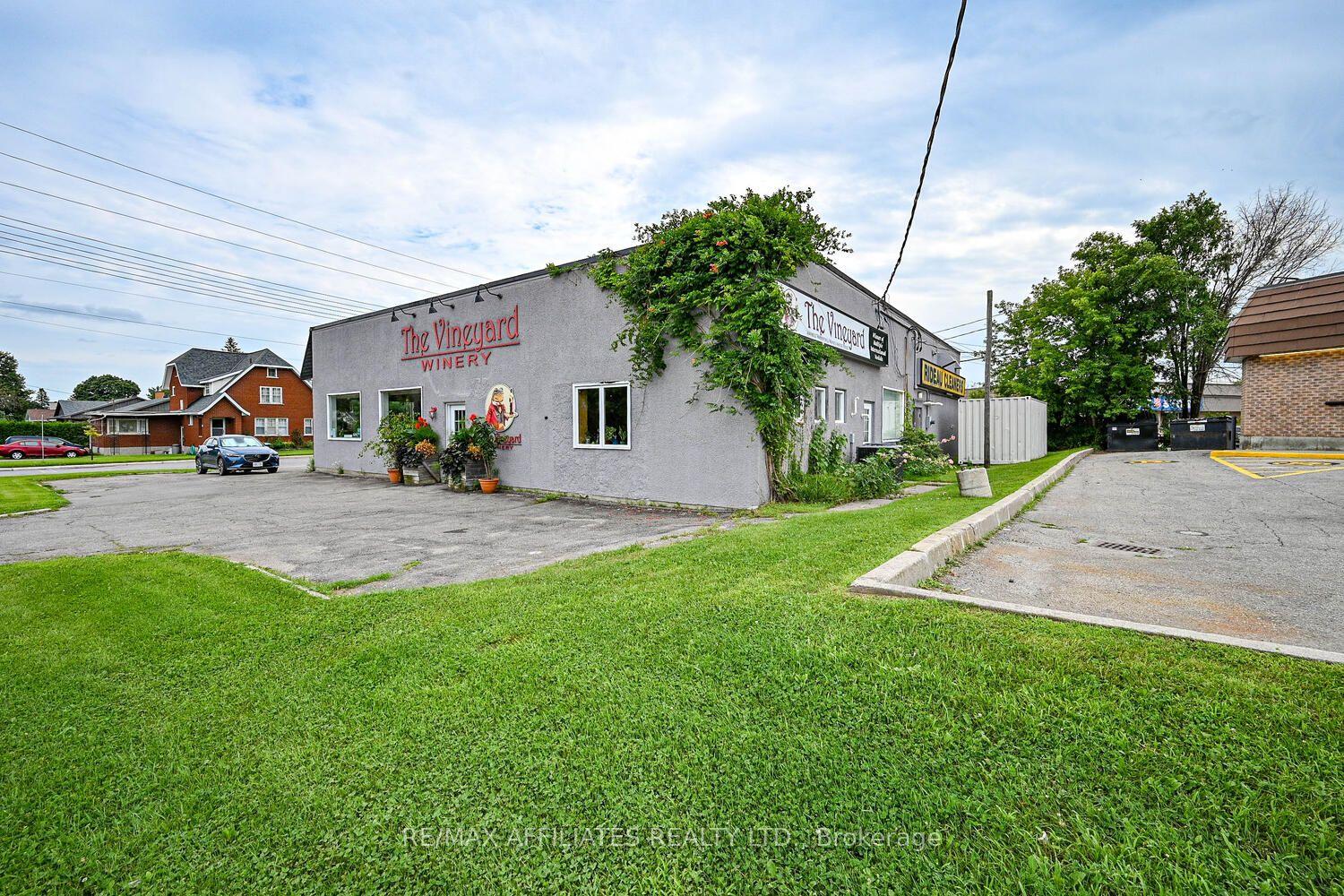 202 PERCY Street, Smiths Falls — Commercial for sale, photo 1