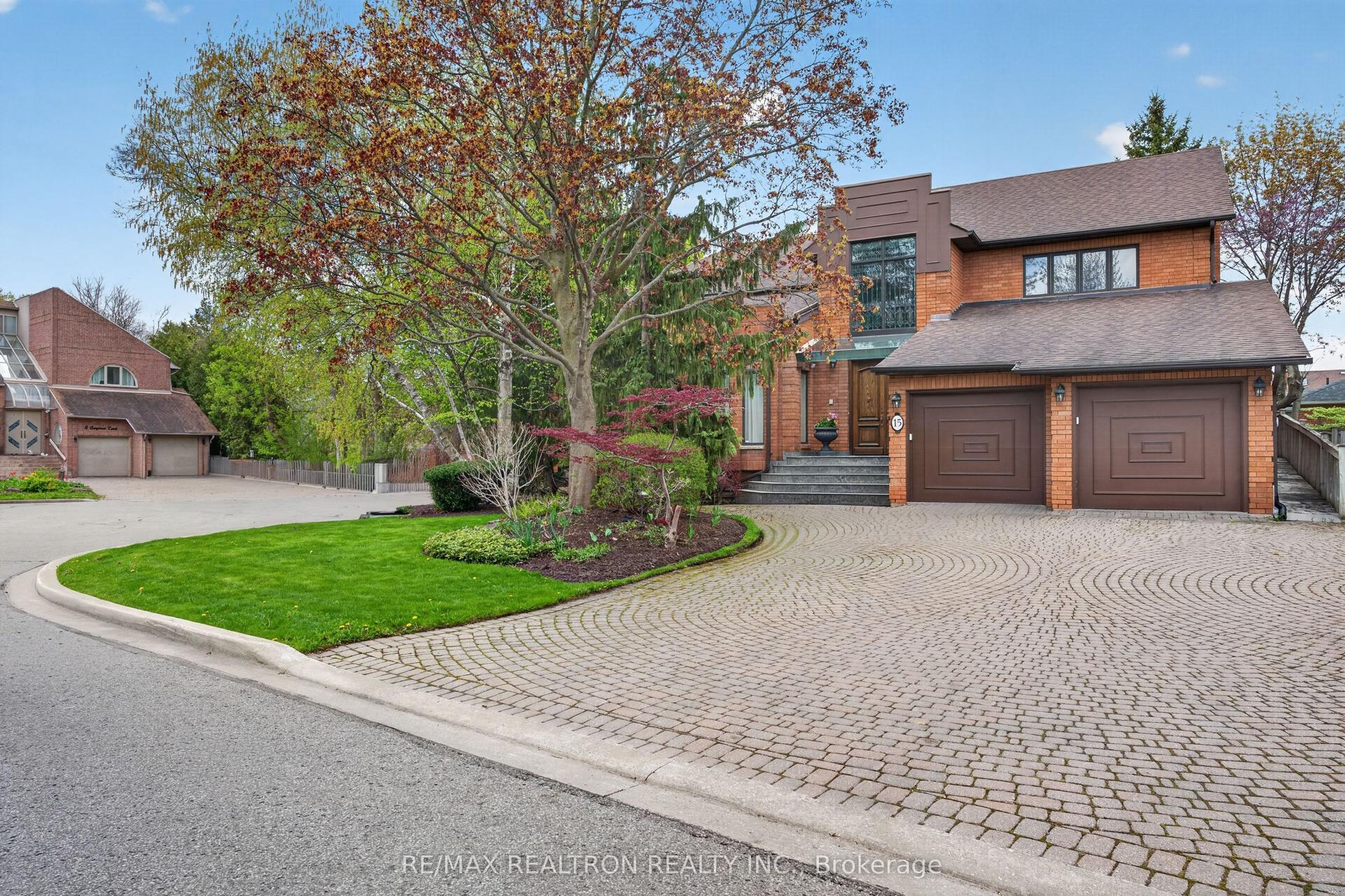 15 Sunforest Court — photo 1