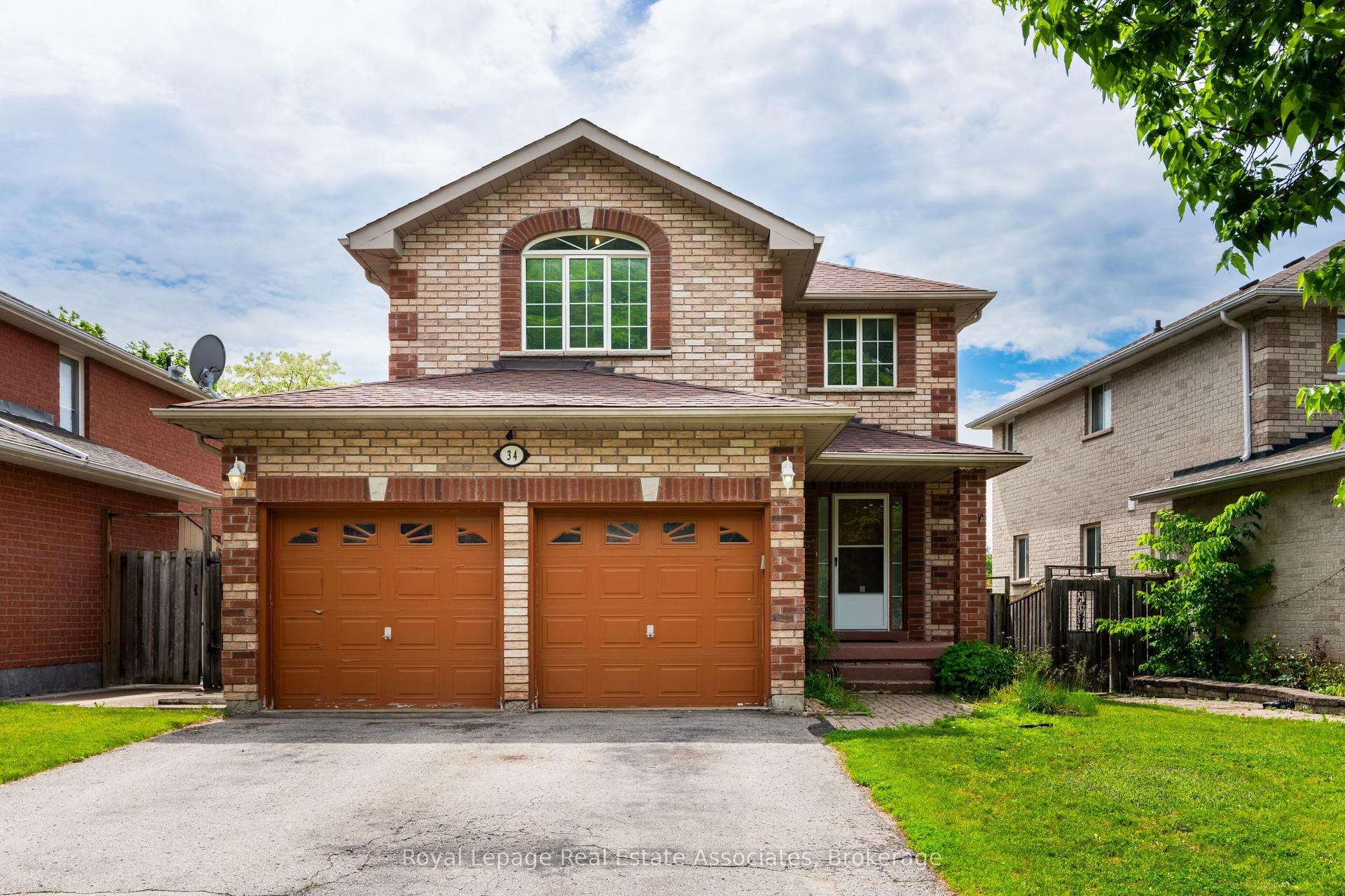 34 Bloom Crescent — photo 1