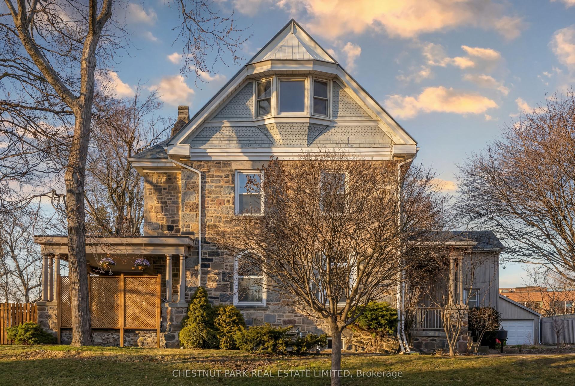54 Bruce Street — photo 1