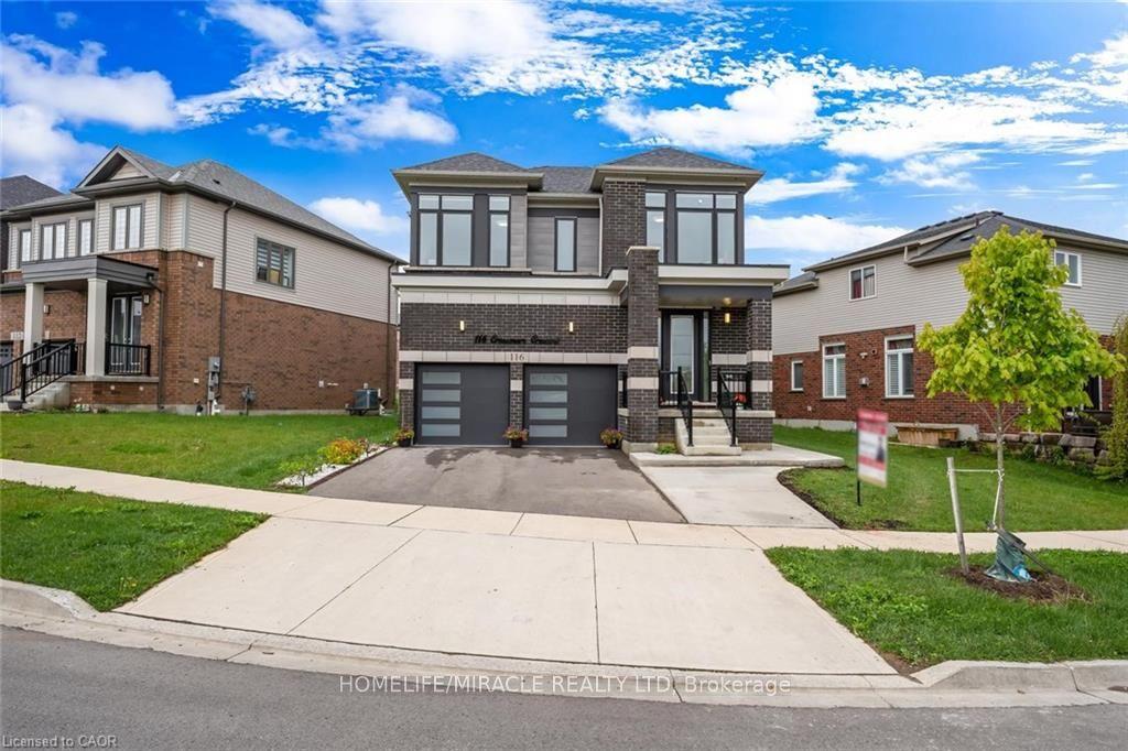116 Crossmore Crescent — photo 1