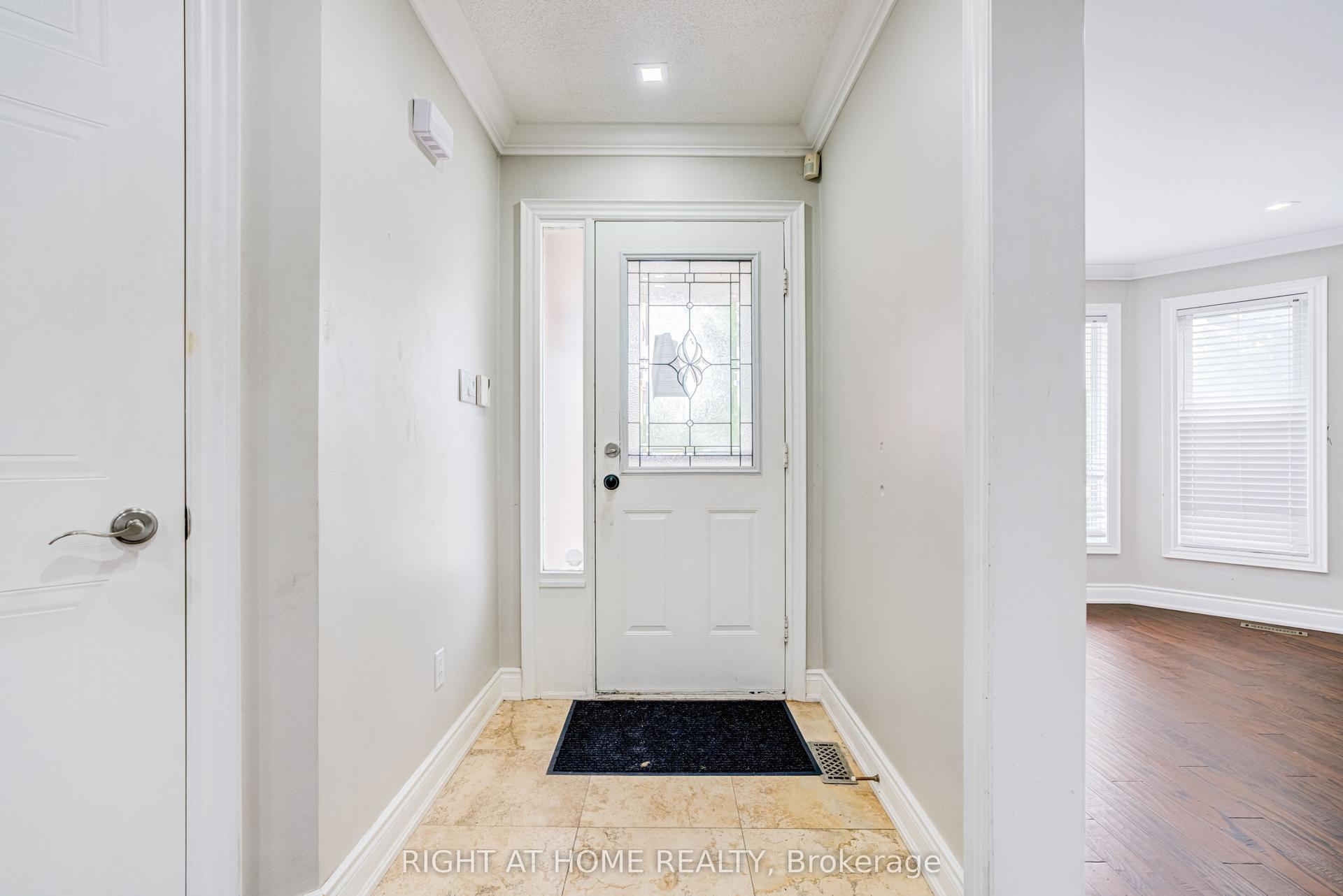 54 WOODSIDE Court, Brampton — Detached for sale, photo 2