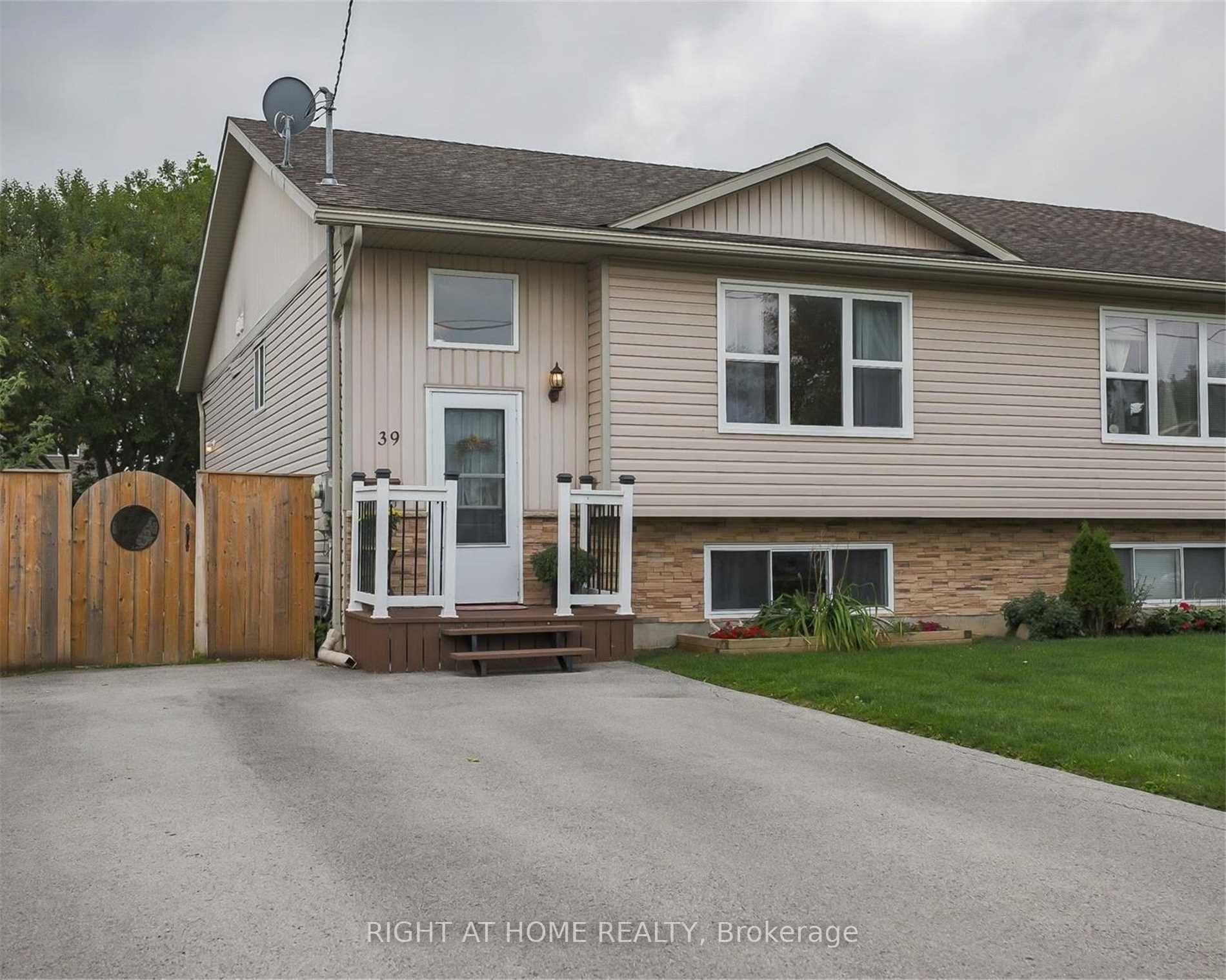 39 Cumming Street, St. Catharines — Semi-Detached for sale, photo 1