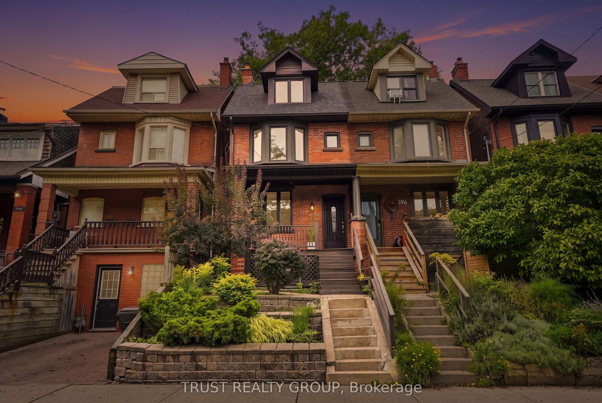 298 Garden Avenue, Toronto — Semi-Detached for sale, photo 1