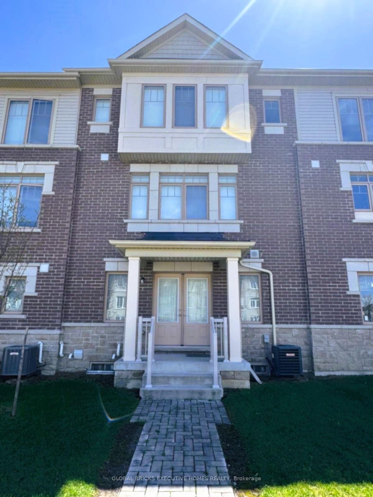 42 Ambereen Place E, Clarington — Townhouse for sale, photo 1