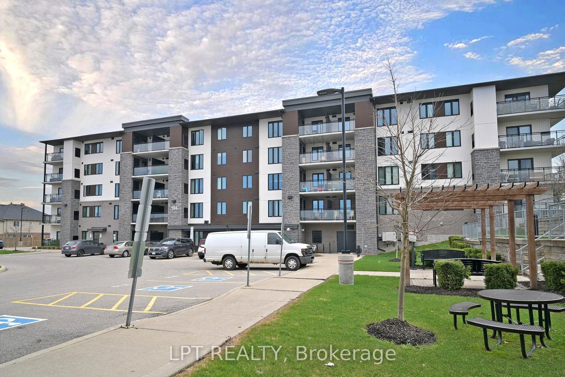 104 Summit Ridge Drive 302 #302, Guelph — Condo for lease, photo 1