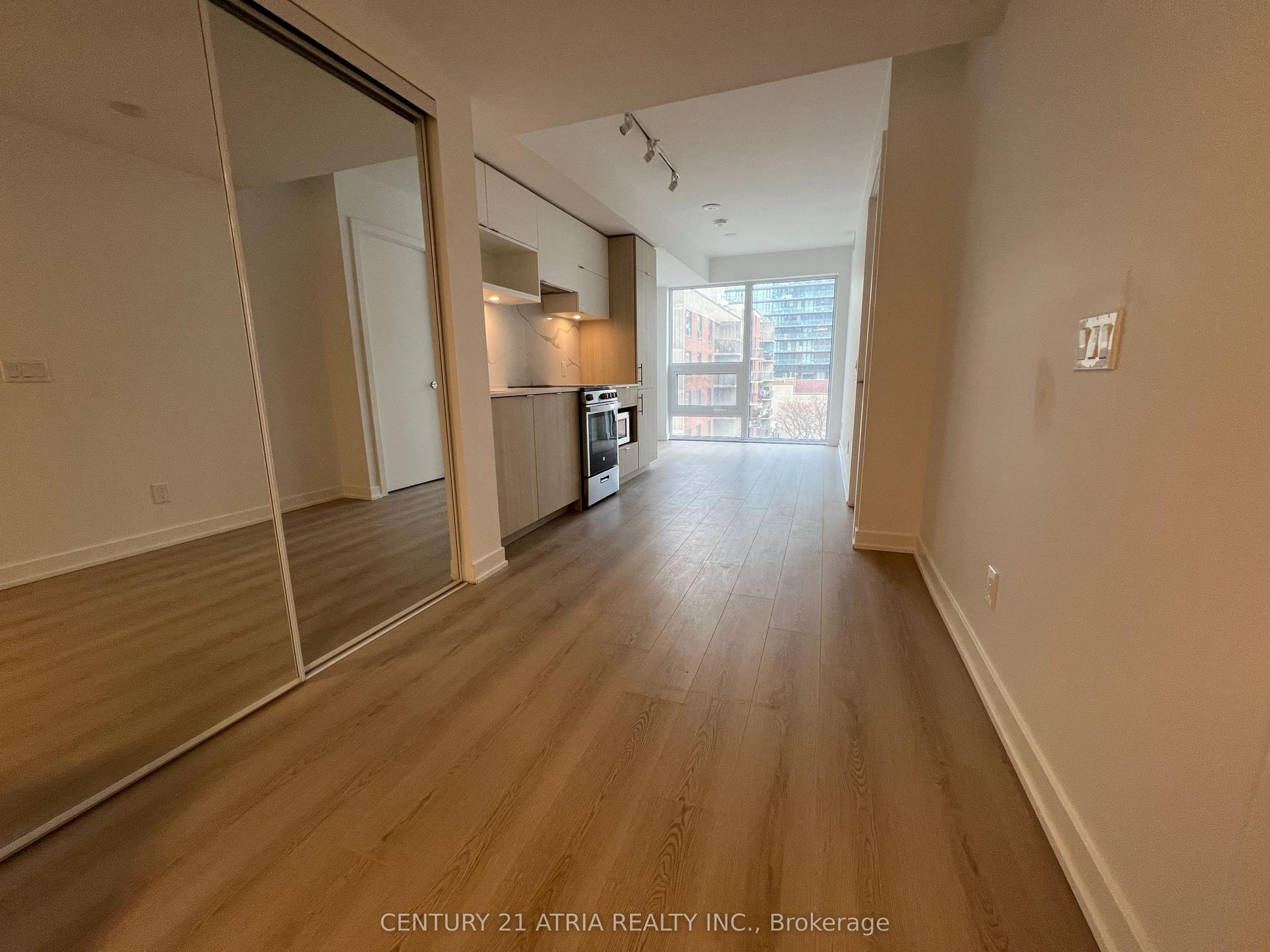 100 Queen Street E 902 #902 — photo 1