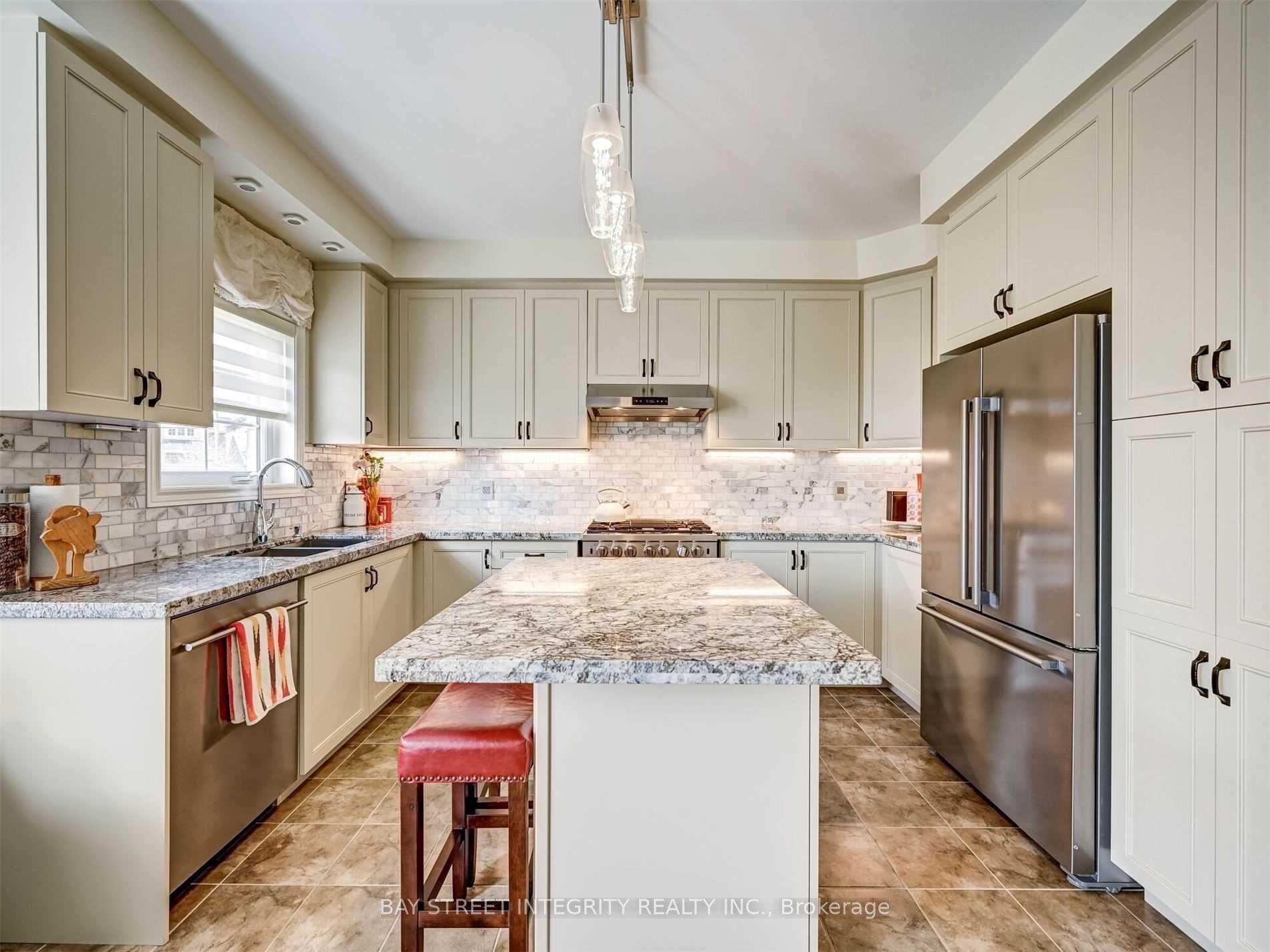 537 Stream Crescent, Oakville — Semi-Detached for lease, photo 1