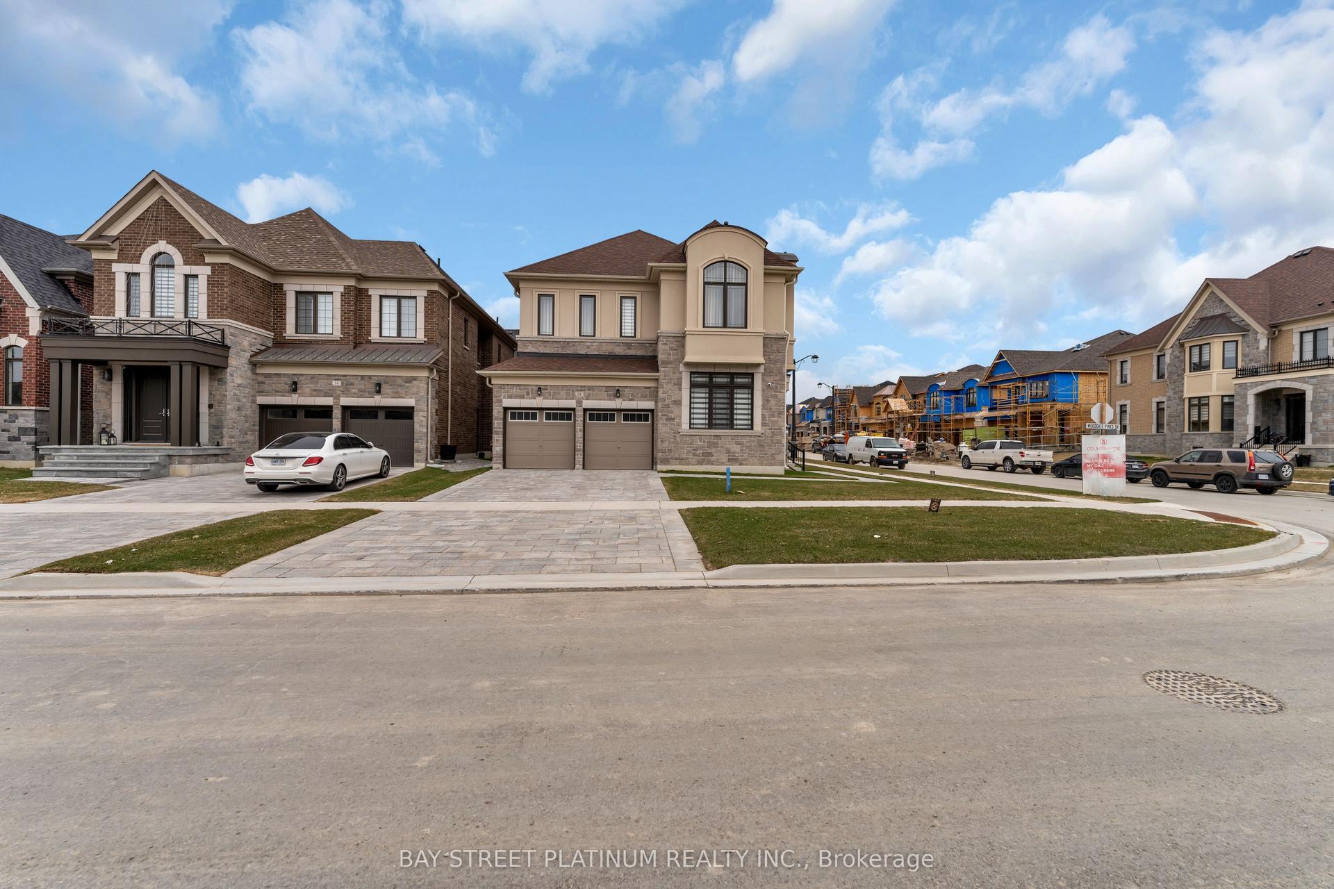 18 Woodgate Pines Drive — photo 1