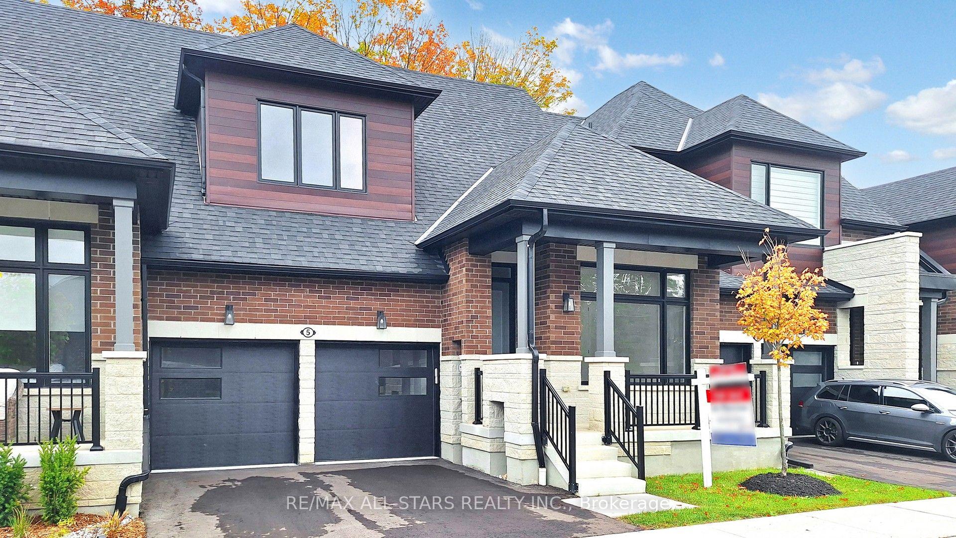 5 Vern Robertson Gate, Uxbridge — Townhouse for sale, photo 1