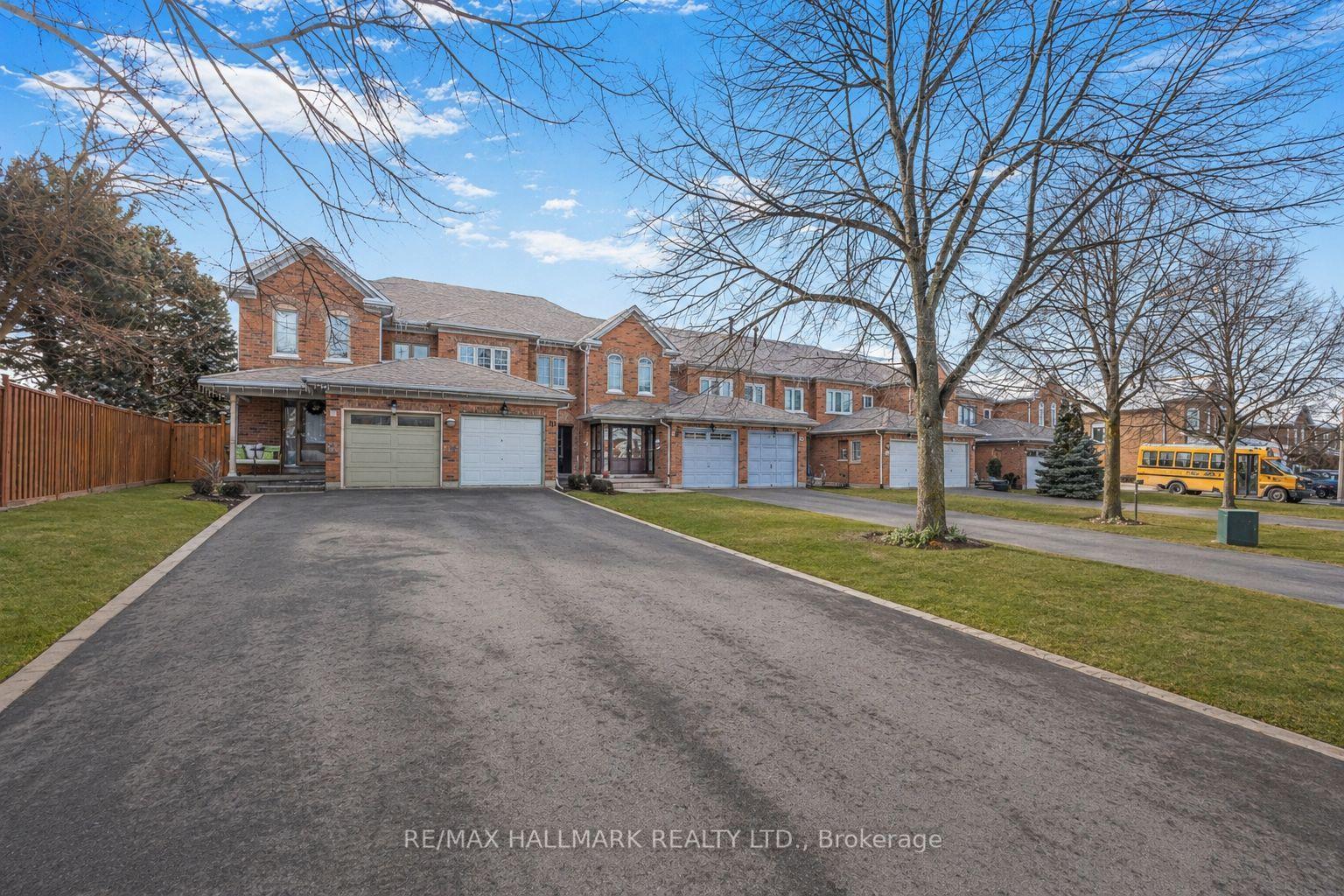 19 Parktree Drive — photo 1