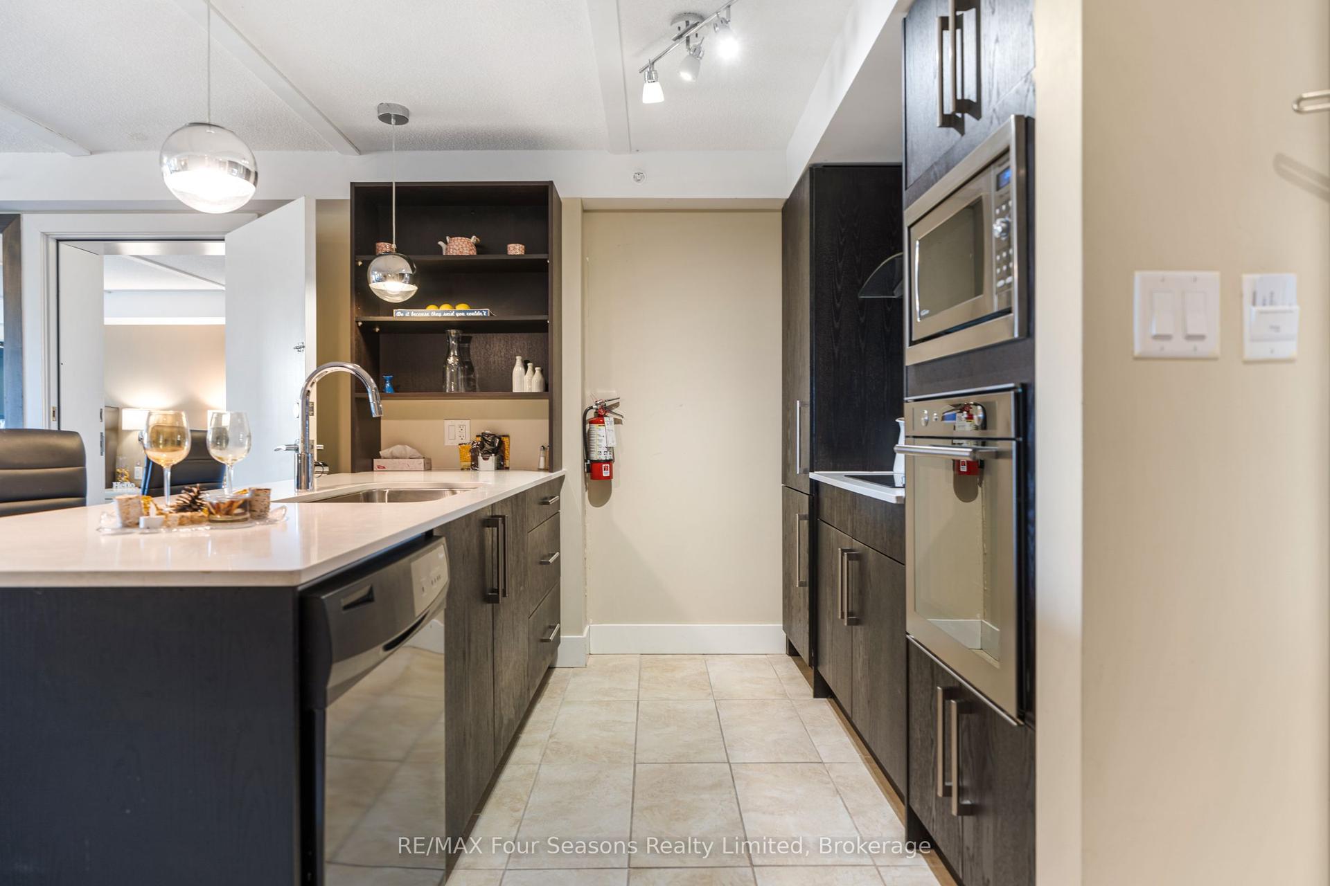 9 Harbour Street E 5109/5111 #5109/5111, Collingwood — Condo for sale, photo 1
