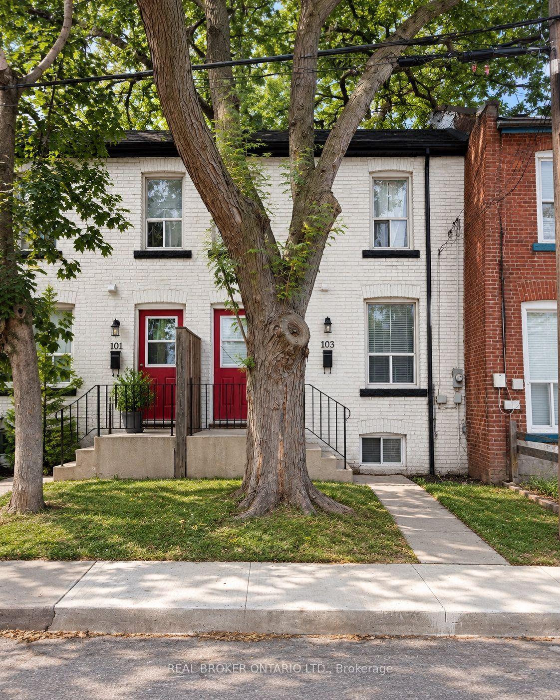 103 Cheever Street, Hamilton — Townhouse for sale, photo 1