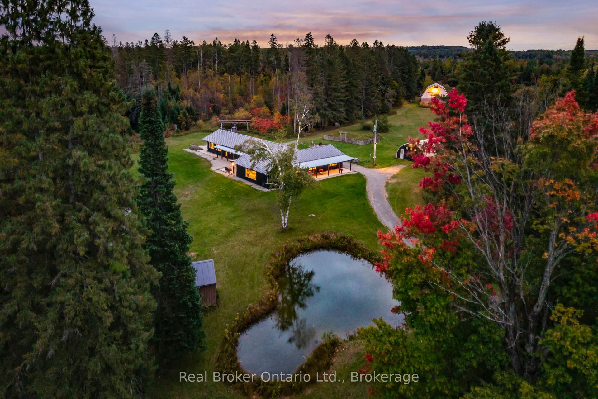 1076 Beaver Lane — photo 1