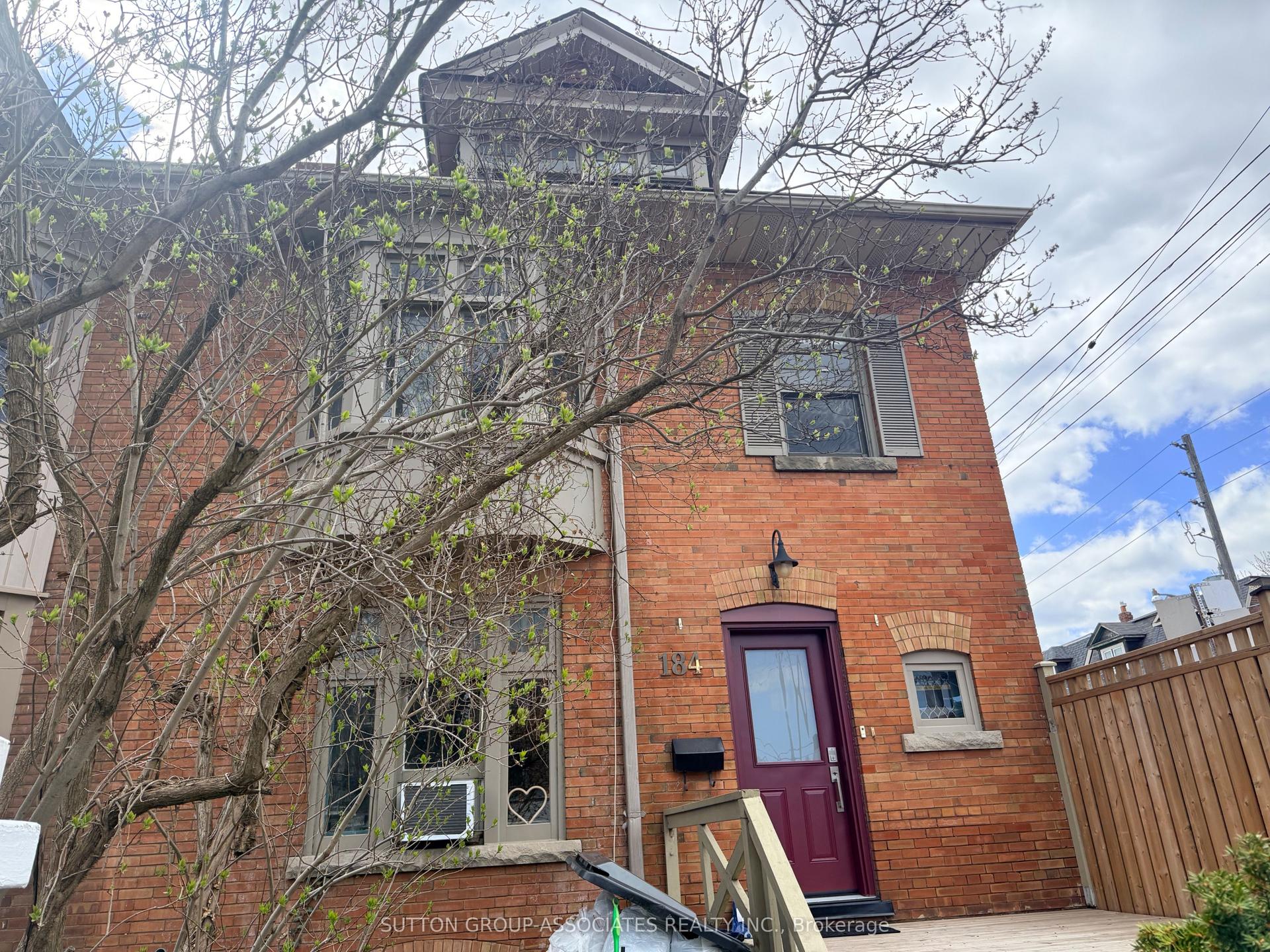 184 Madison Avenue Main #Main, Toronto — Multiplex for lease, photo 1