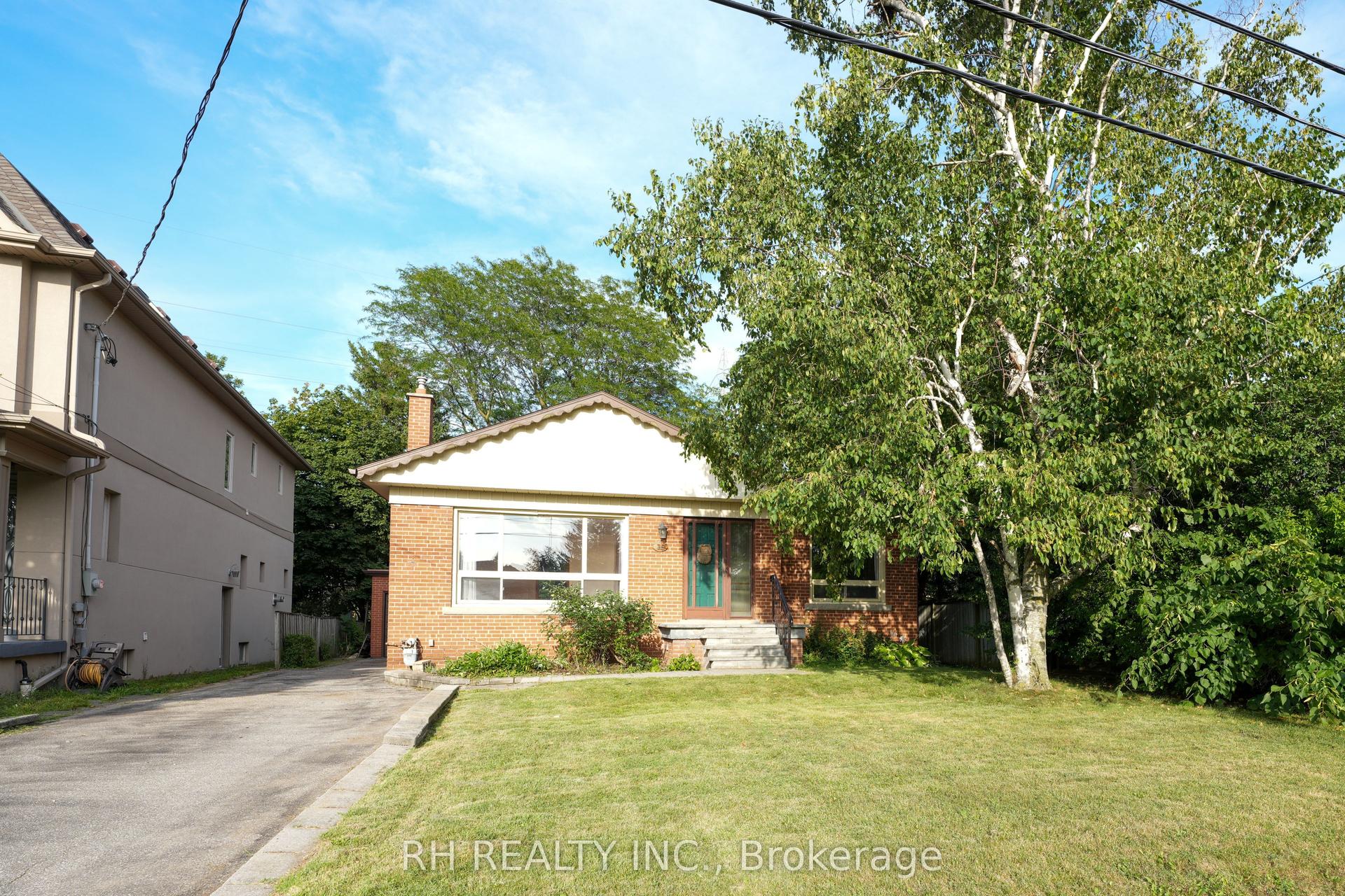 35 Glen Agar Drive, Toronto — Detached for lease, photo 1
