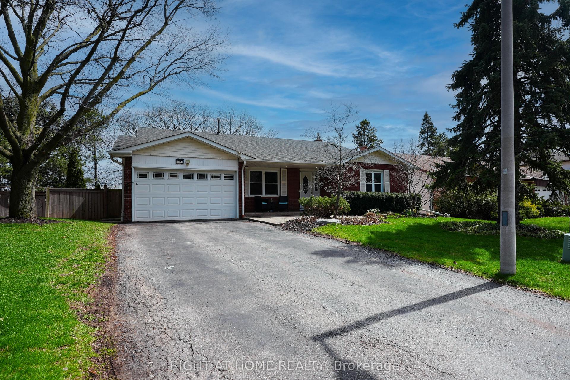 1266 Lakeview Drive — photo 1